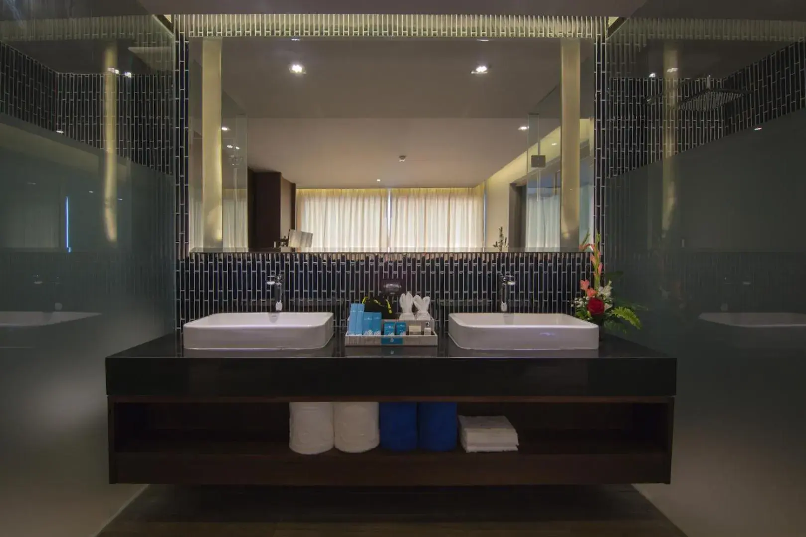 Luxury Suite in Le Coral Resort Luxury Suite in Le Coral Resort