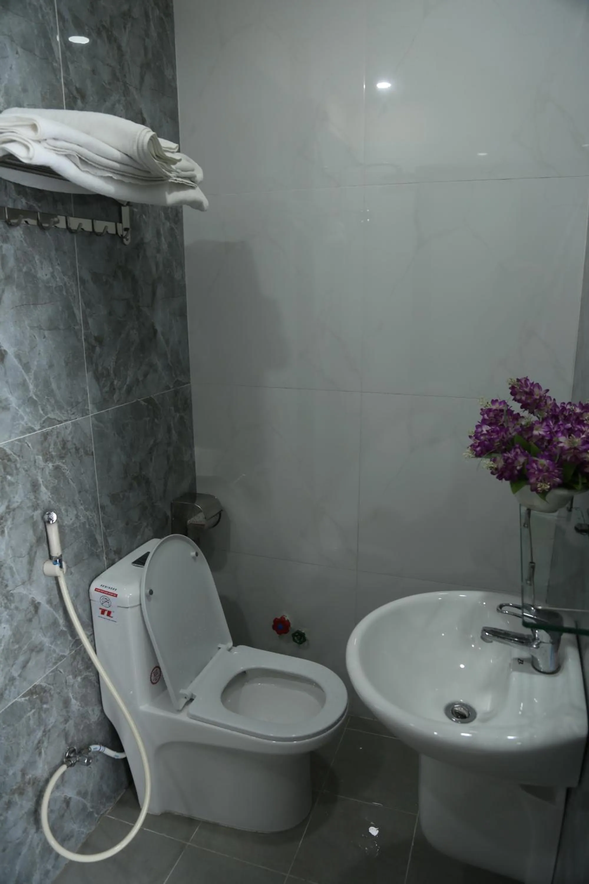 Shower in Khách sạn Bạch Mai Vũng Tàu - Bach Mai Vung Tau hotel