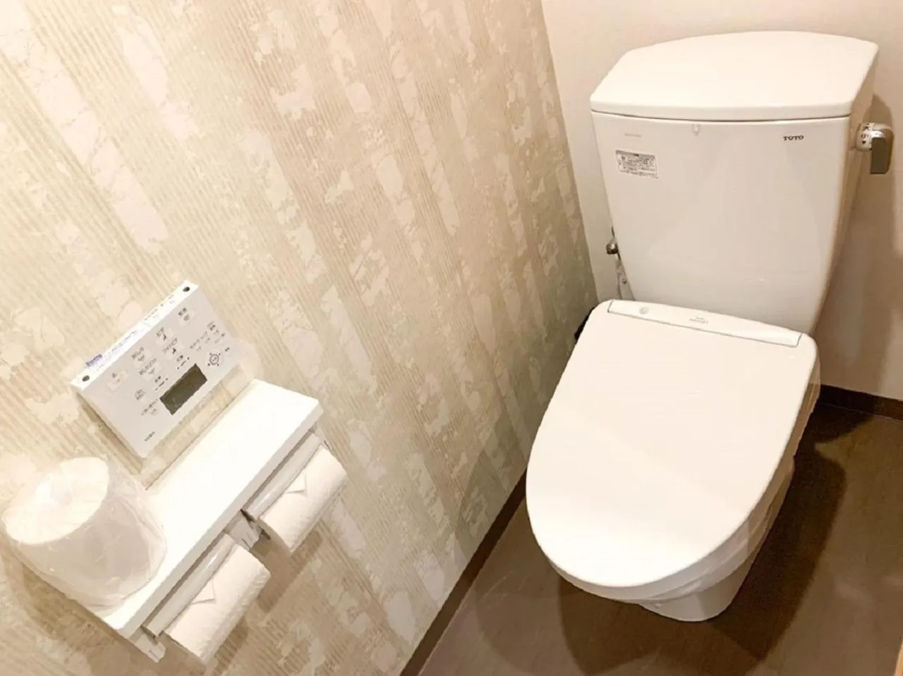 Photo of the whole room in HOTEL LiVEMAX Kyoto Nijojonishi