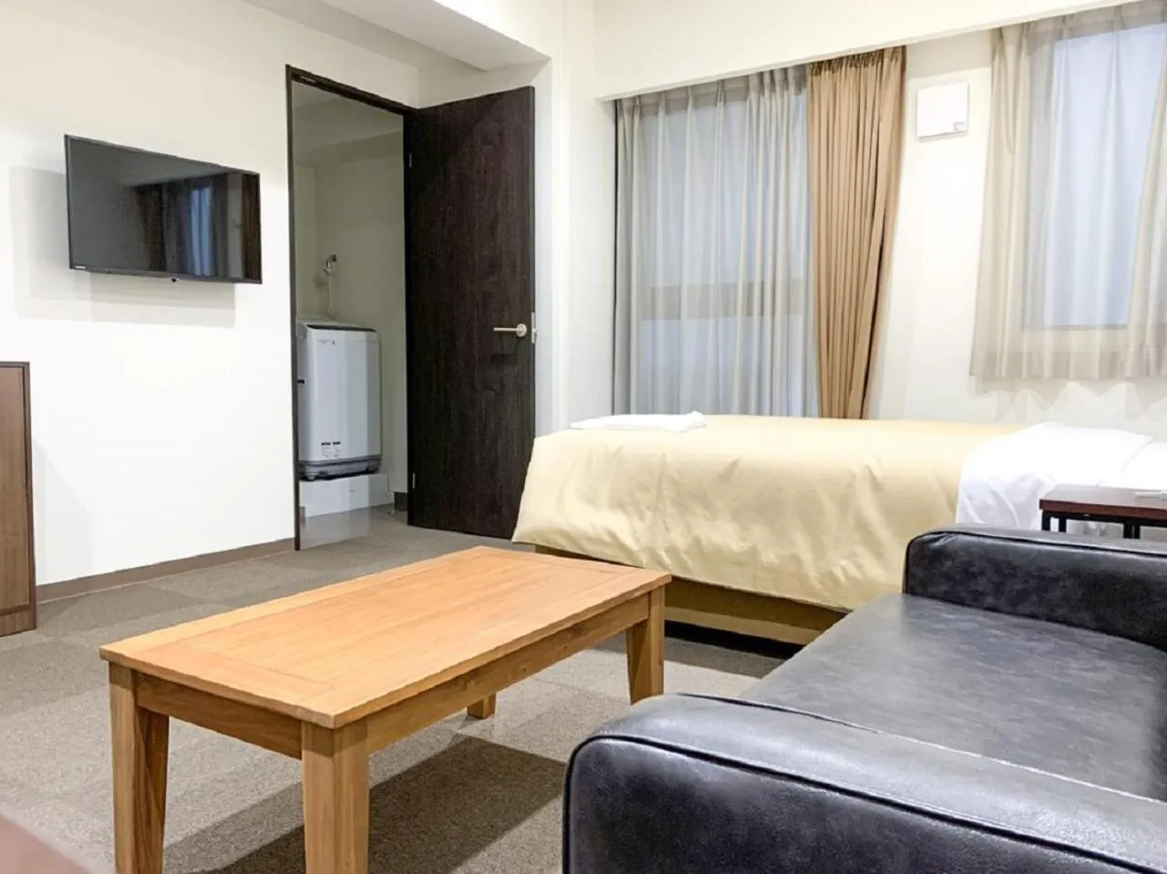 Living room in HOTEL LiVEMAX Kyoto Nijojonishi