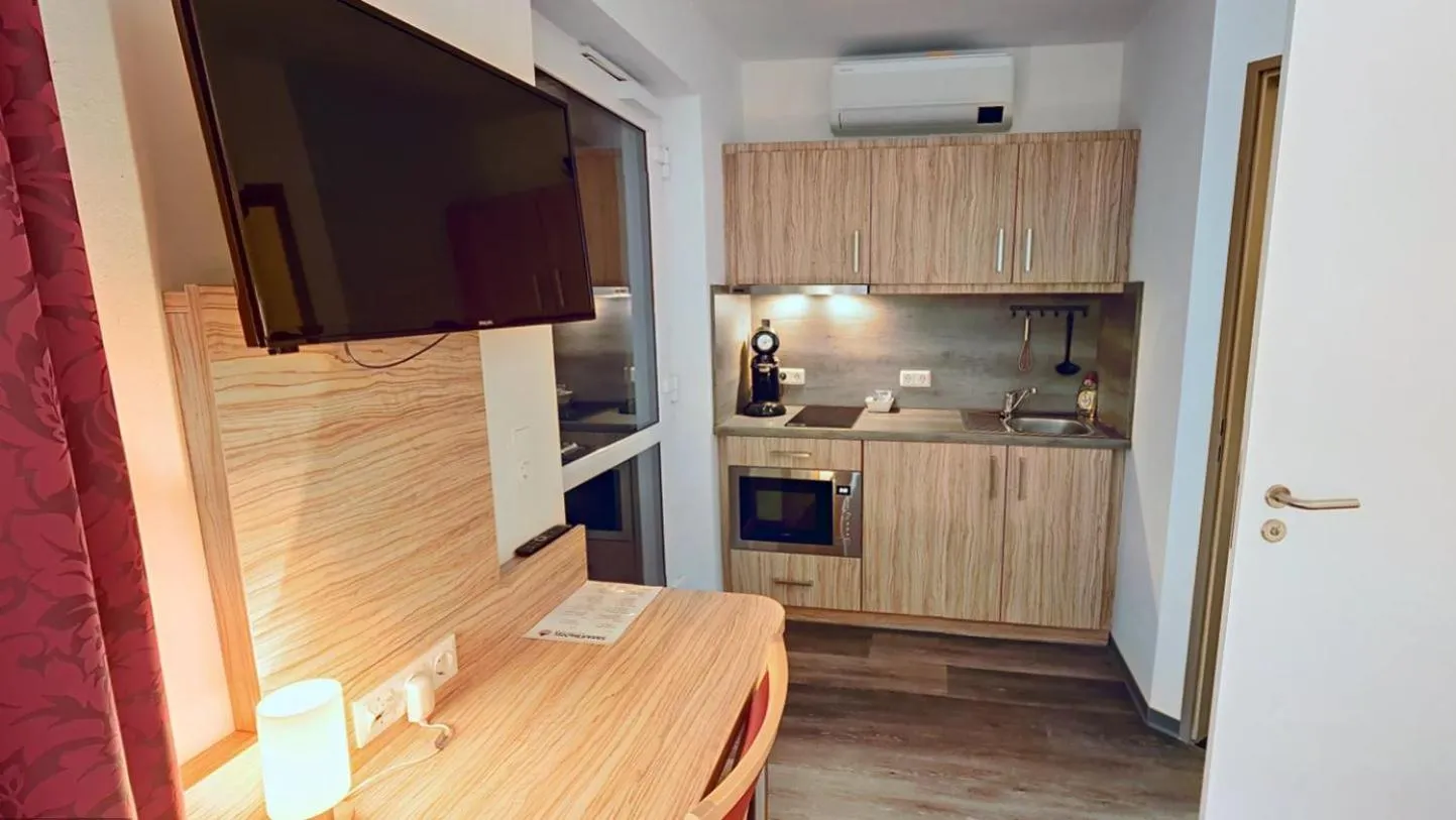 TV and multimedia in SmartMotel Emden - by Quartier96 GmbH