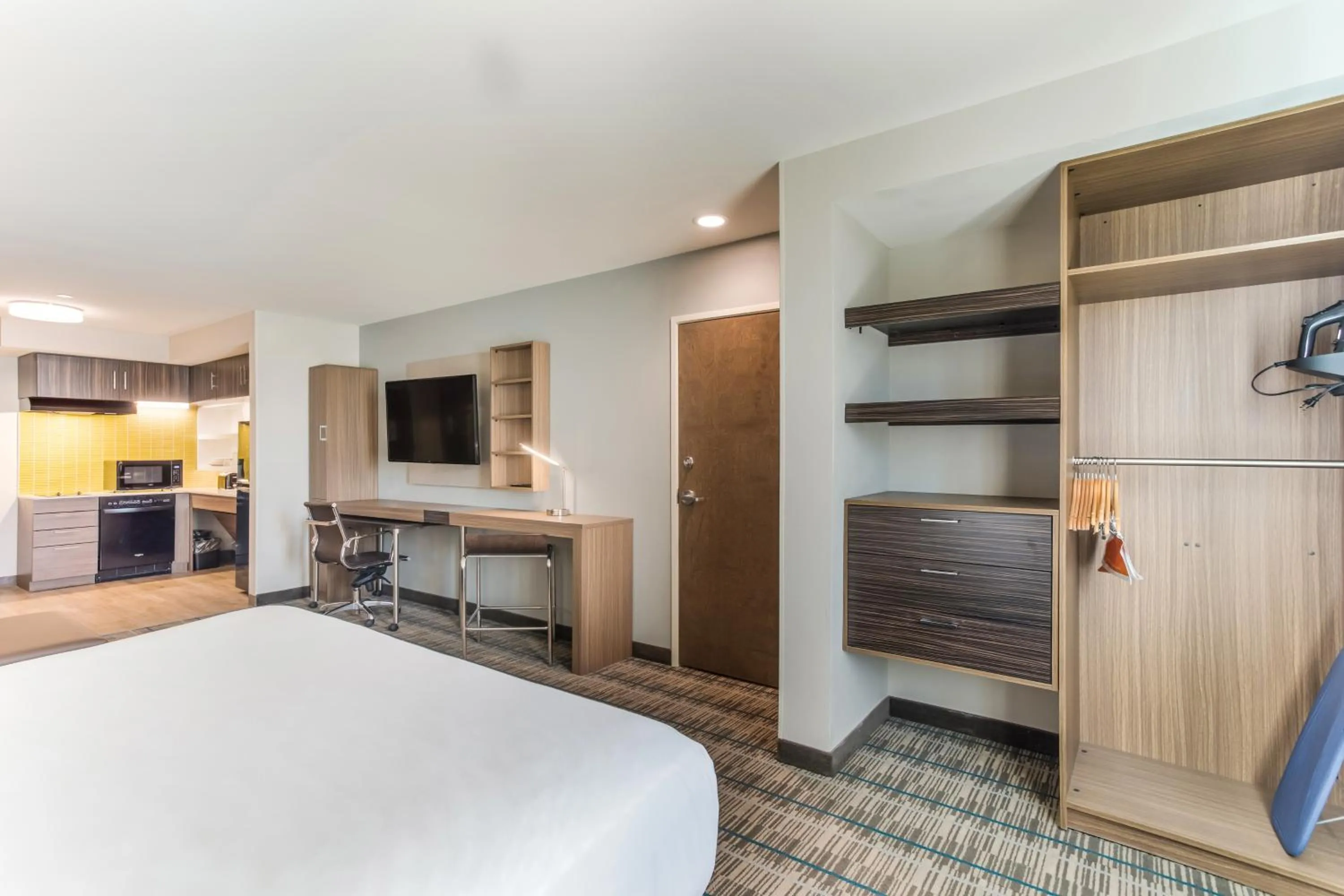 Photo of the whole room, Bed in MainStay Suites Murfreesboro