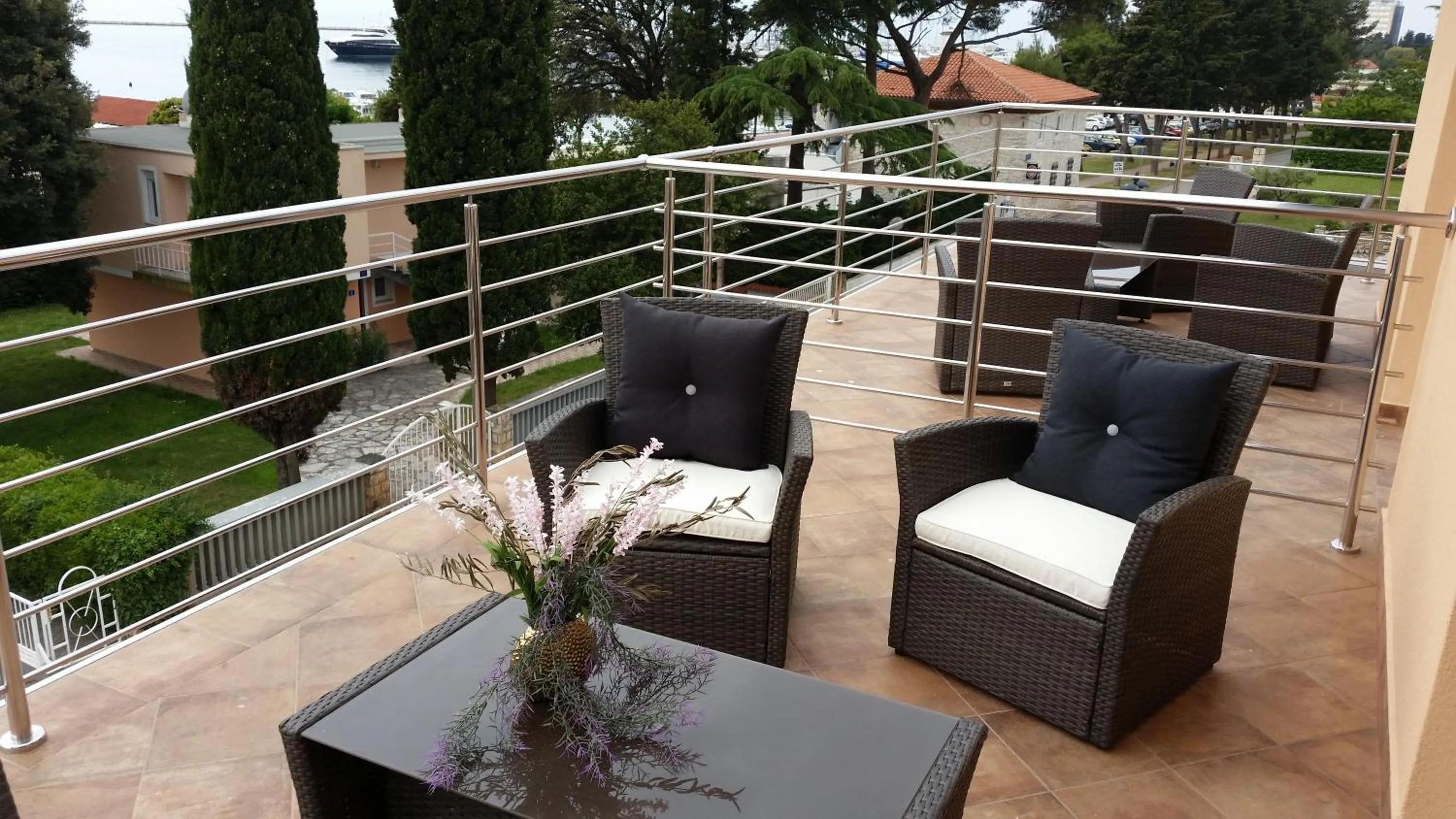 Day in Apartments Villa Nona