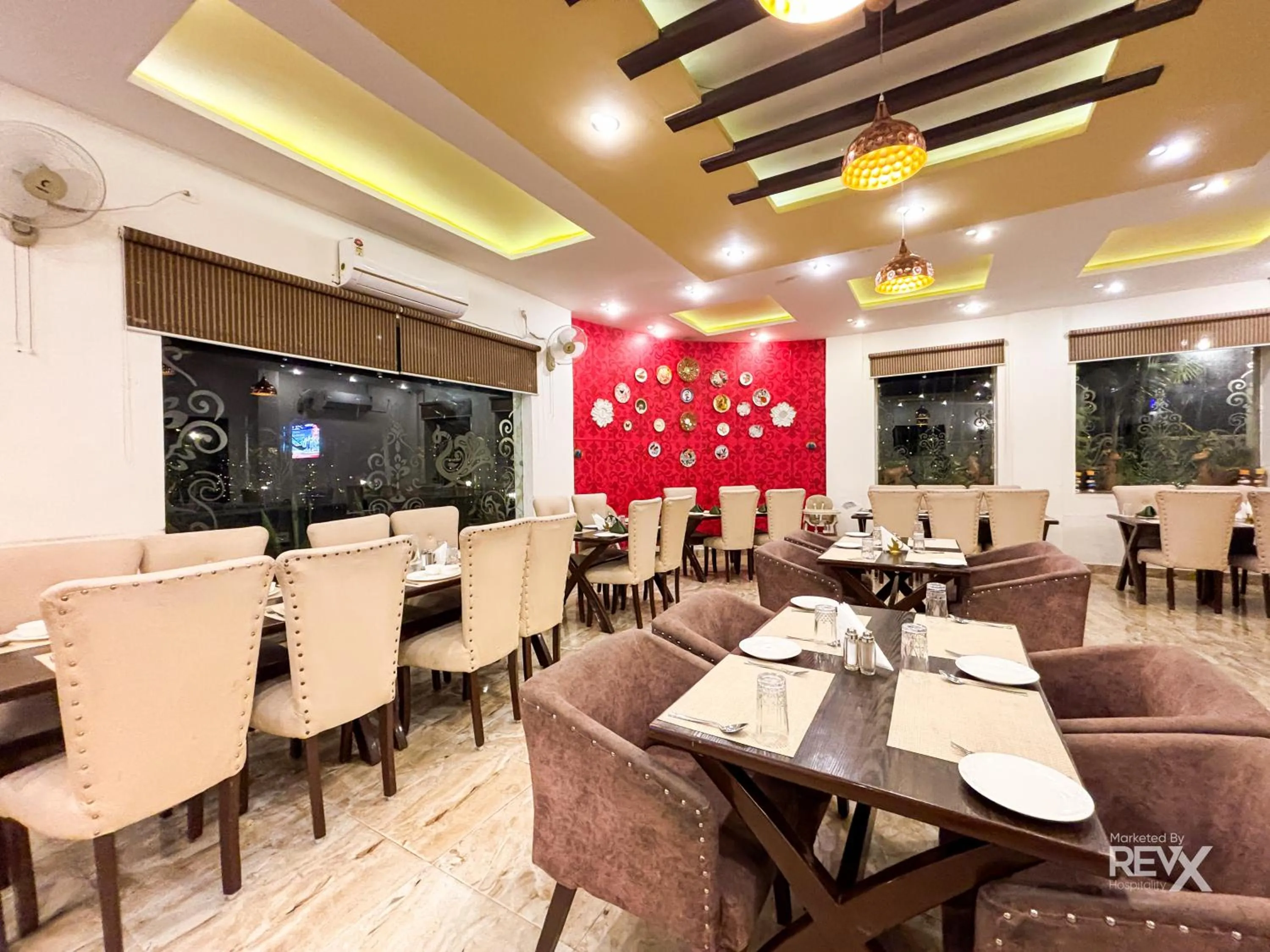 Restaurant/places to eat in The Neeraj River Forest Resort Ayurvedic Wellness Center