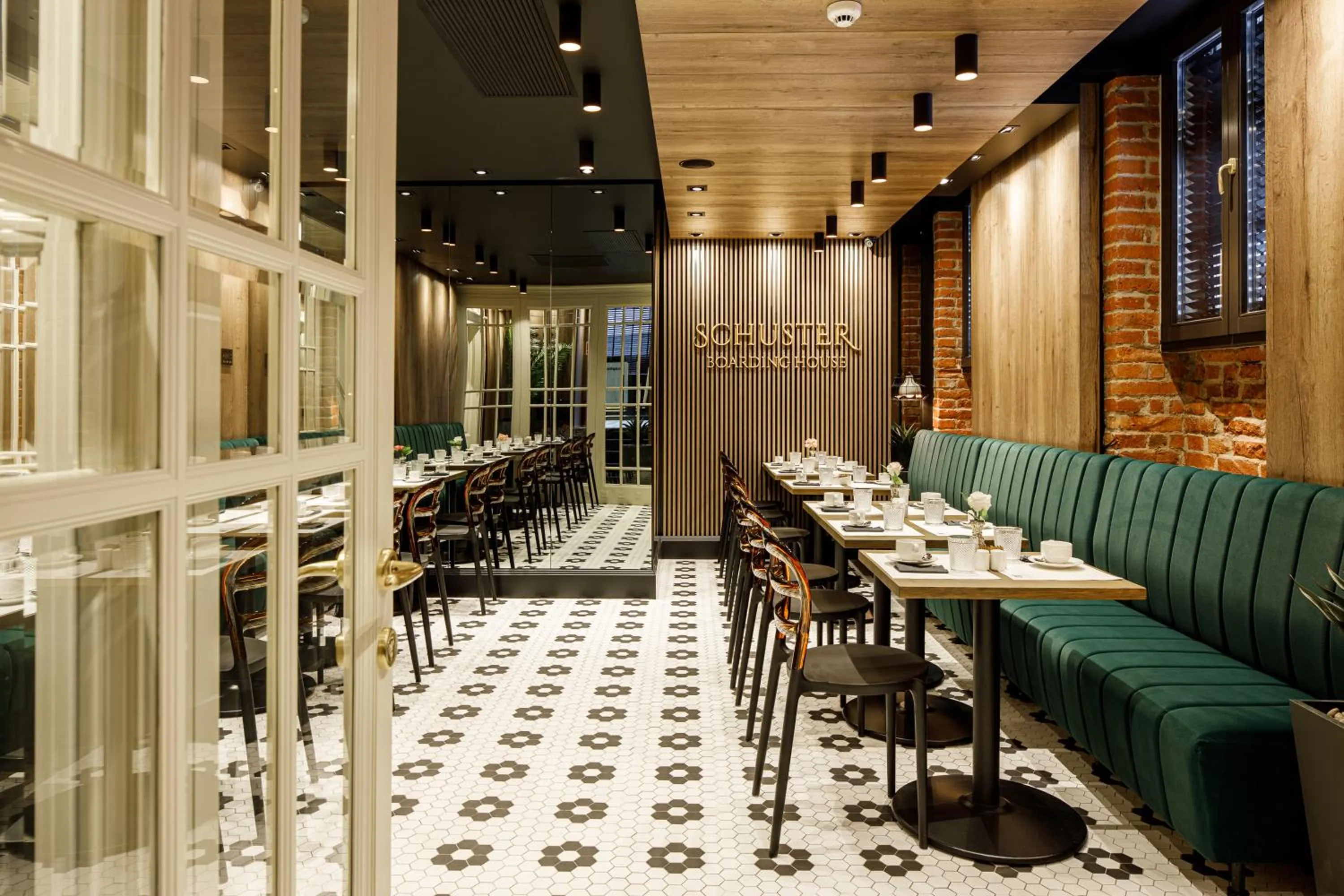 Restaurant/places to eat in SCHUSTER Boarding House