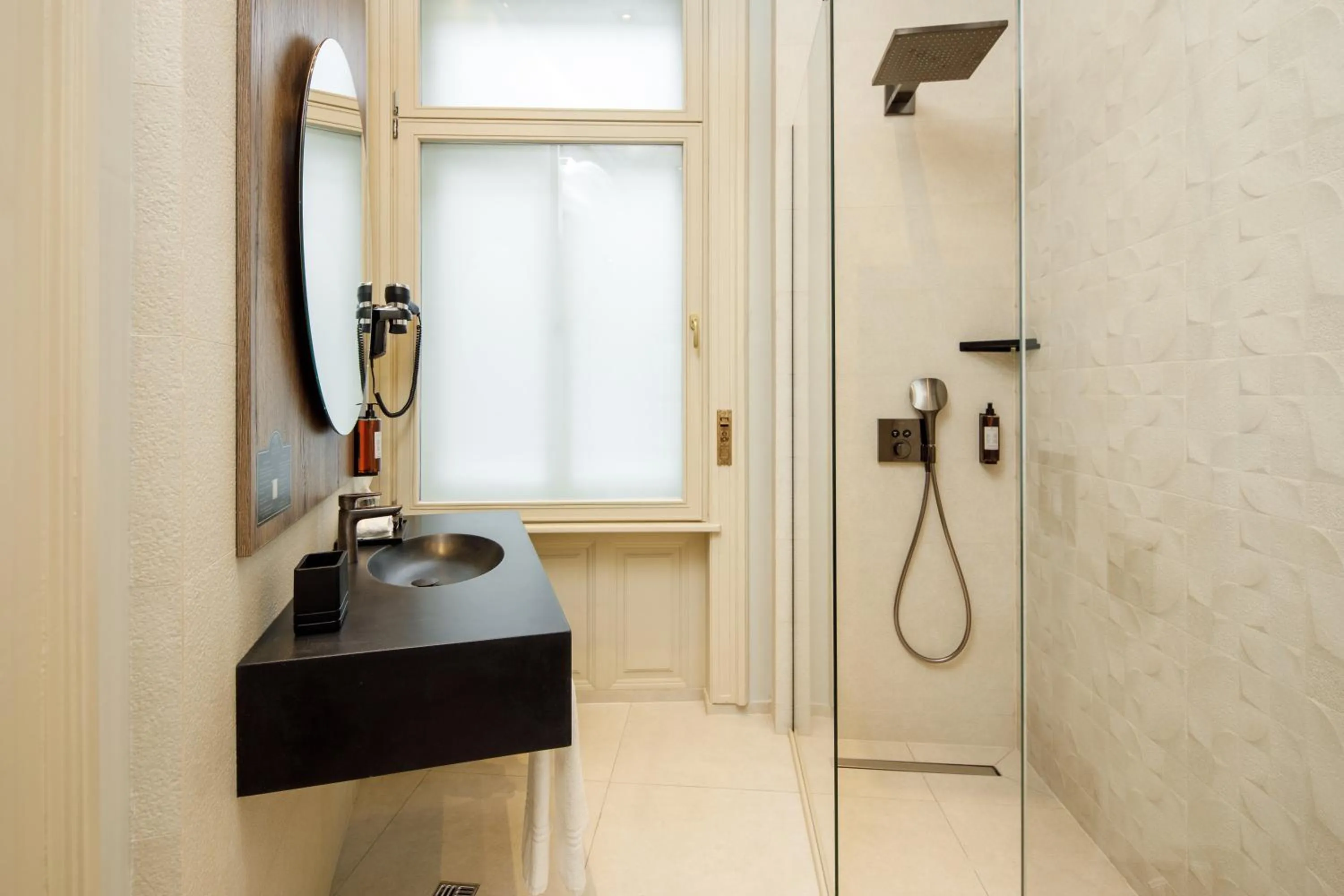 Bathroom in SCHUSTER Boarding House