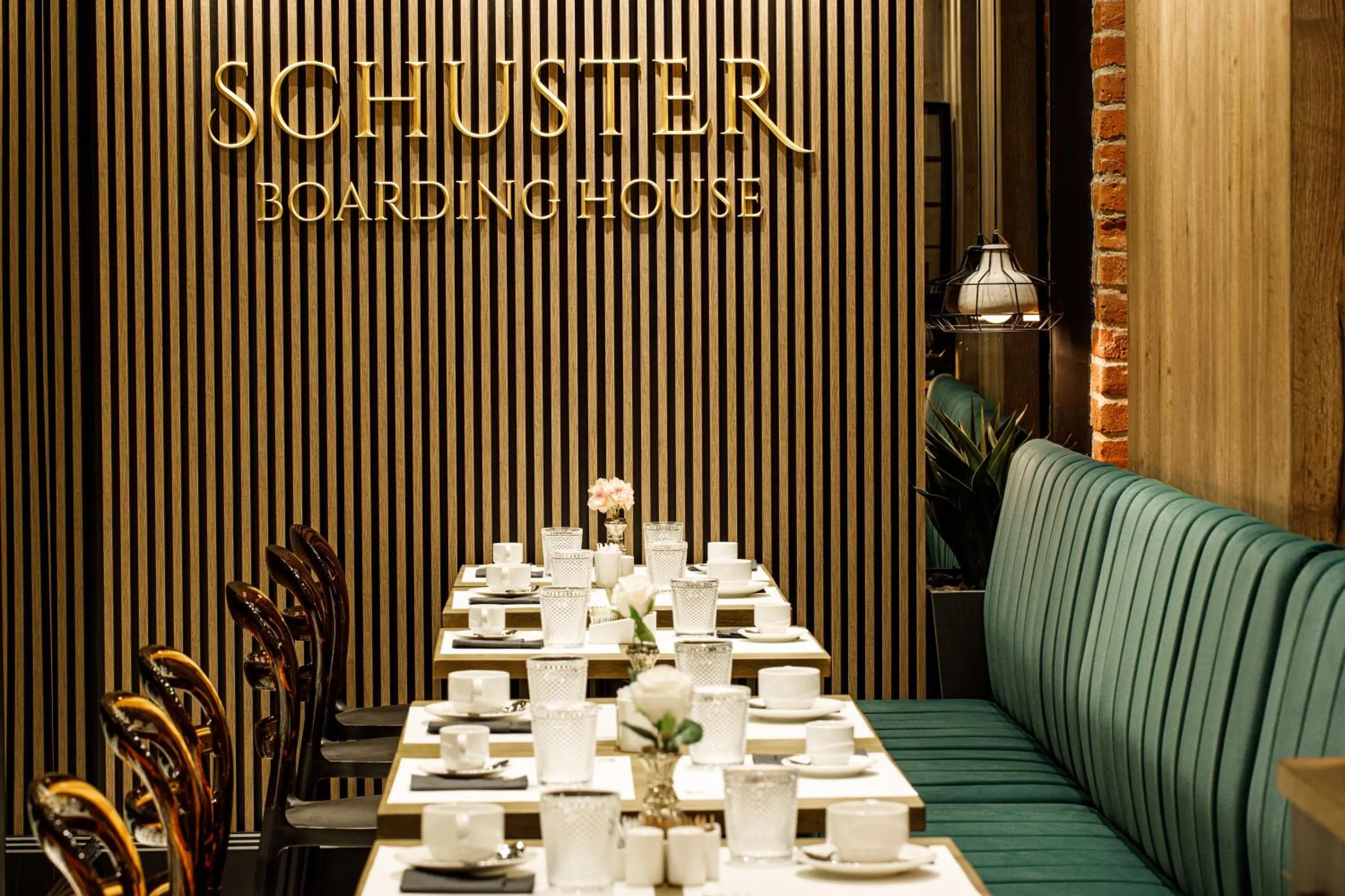 Restaurant/places to eat in SCHUSTER Boarding House