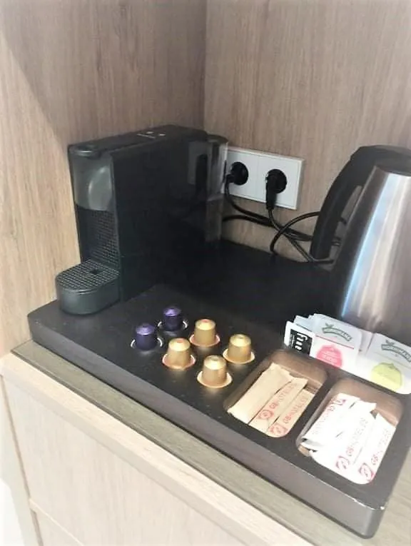 Coffee/tea facilities in Hotel Gold Arcos 4 Sup - Opened May 2022