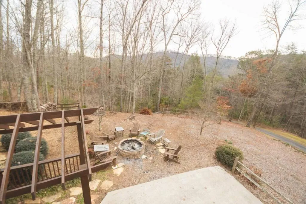 Secluded Cabin near Downtown Blue Ridge