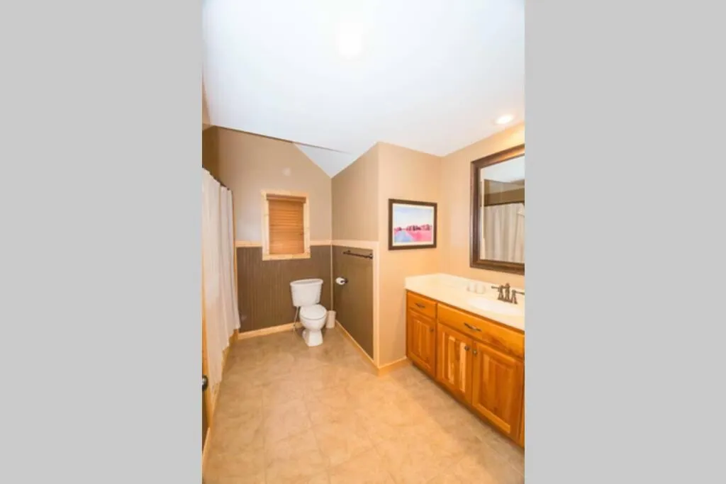 Secluded Cabin near Downtown Blue Ridge