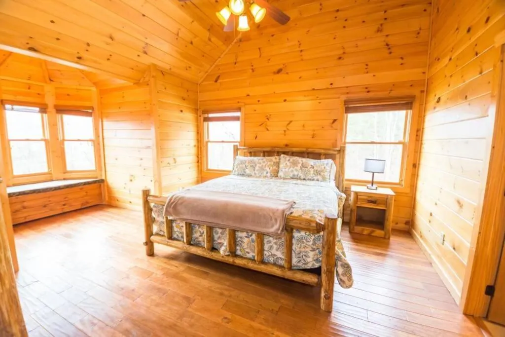 Bed in Secluded Cabin near Downtown Blue Ridge
