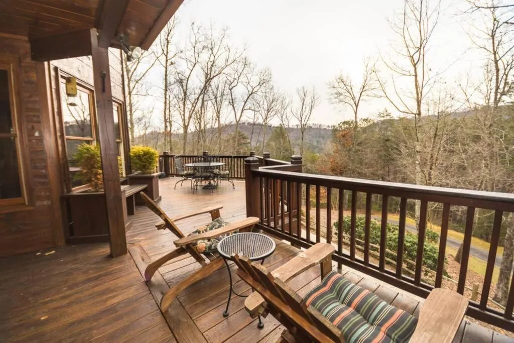 Secluded Cabin near Downtown Blue Ridge