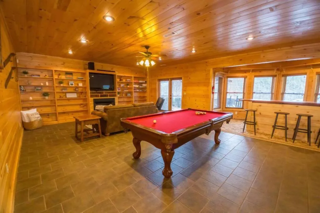 Secluded Cabin near Downtown Blue Ridge