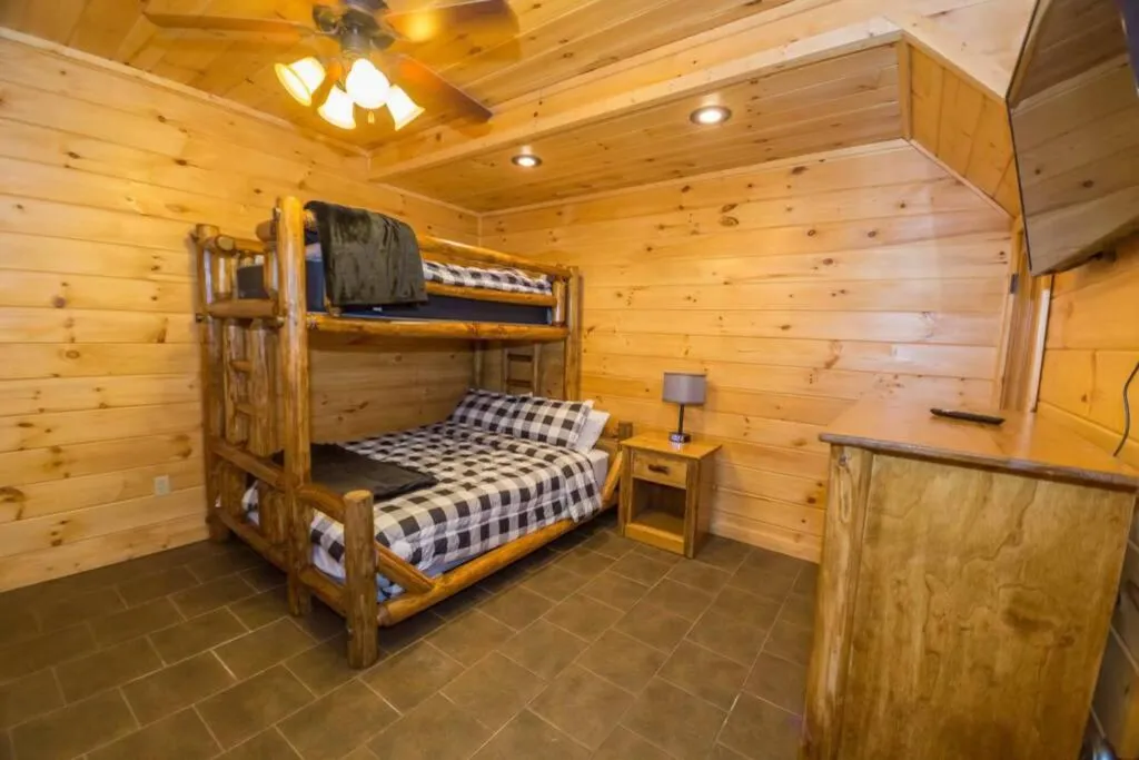 Bed in Secluded Cabin near Downtown Blue Ridge