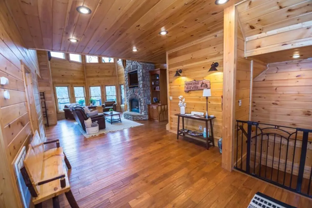 Secluded Cabin near Downtown Blue Ridge