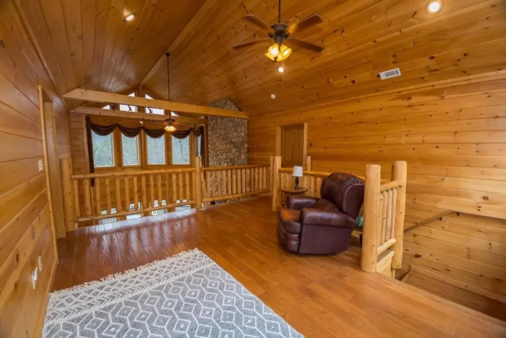 Secluded Cabin near Downtown Blue Ridge