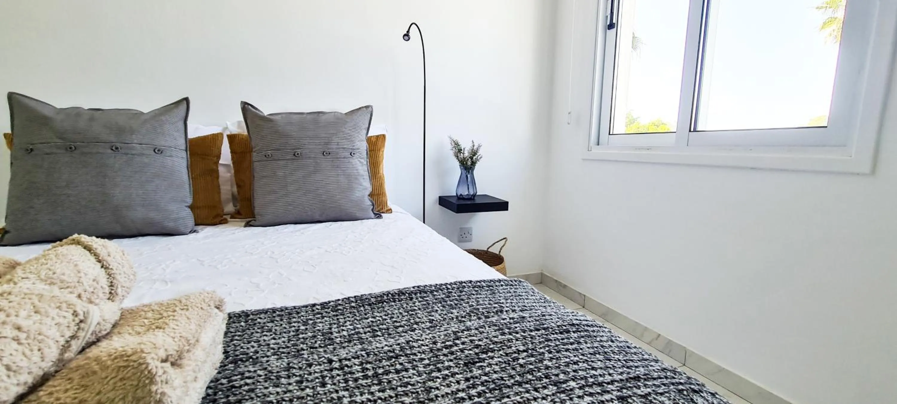 Bed in Phaedrus Living - Seaside Executive Flat Harbour 206