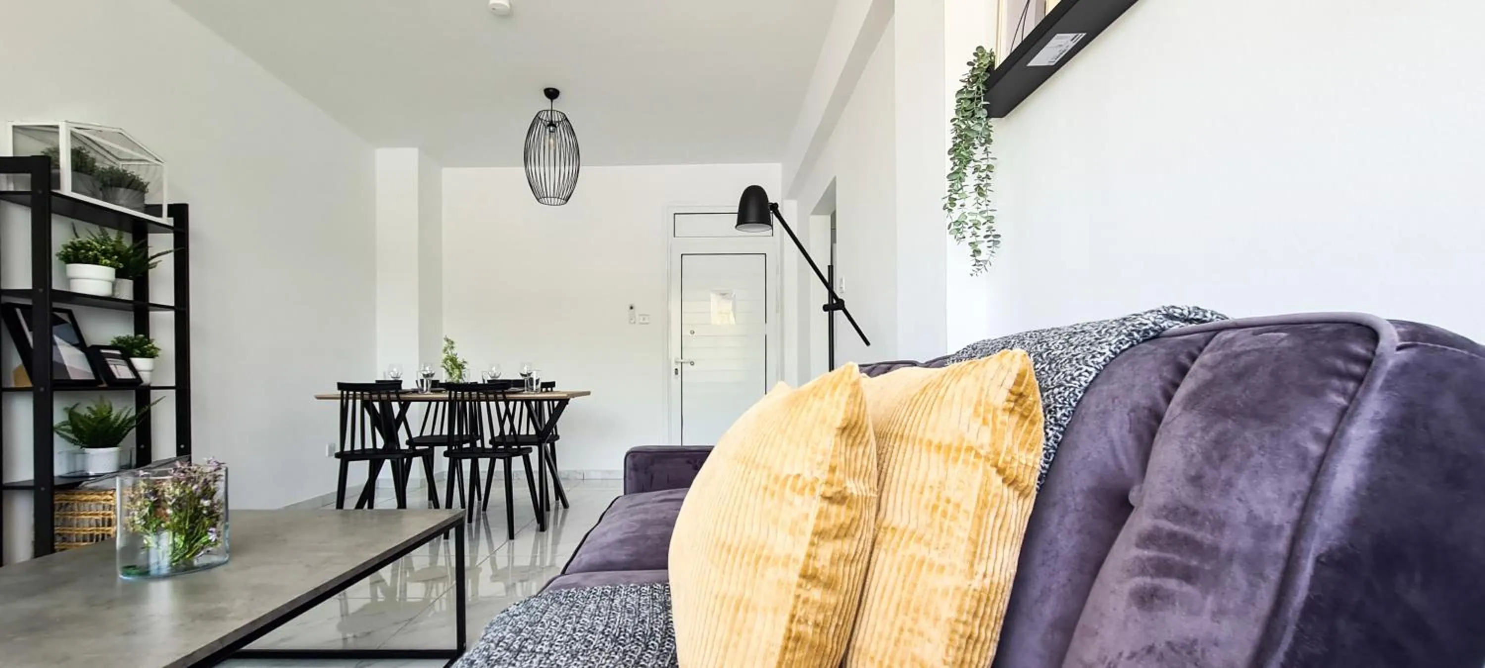 Nightclub / DJ in Phaedrus Living - Seaside Executive Flat Harbour 206