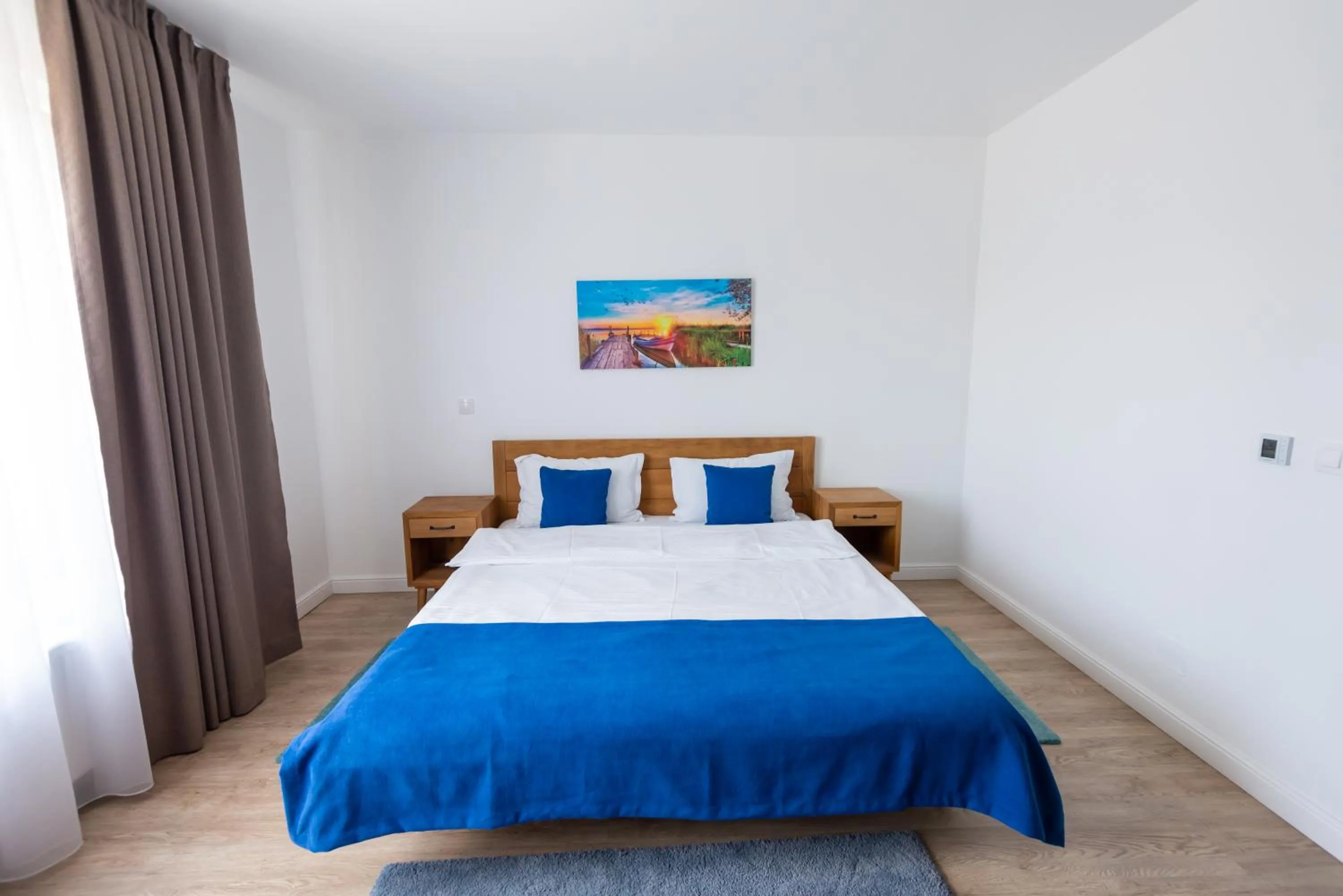 Bedroom, Bed in English House