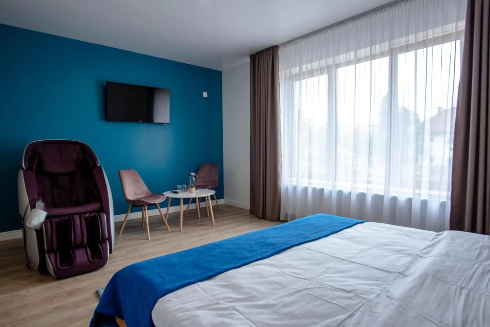 View (from property/room), Bed in English House