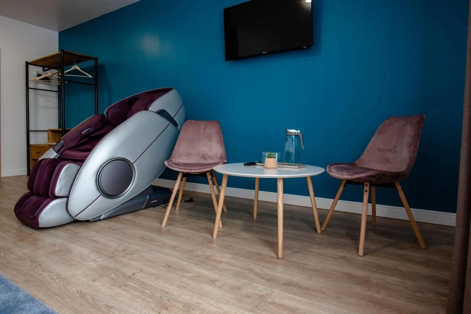 Massage in English House