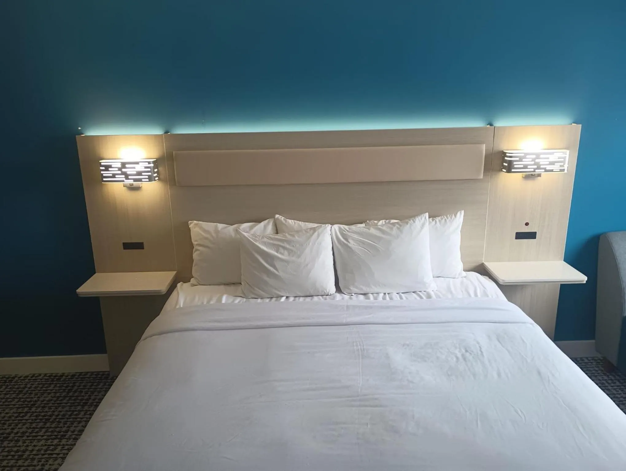 Property building, Bed in Heritage House Inn on Cape Cod, an Ascend Collection Hotel