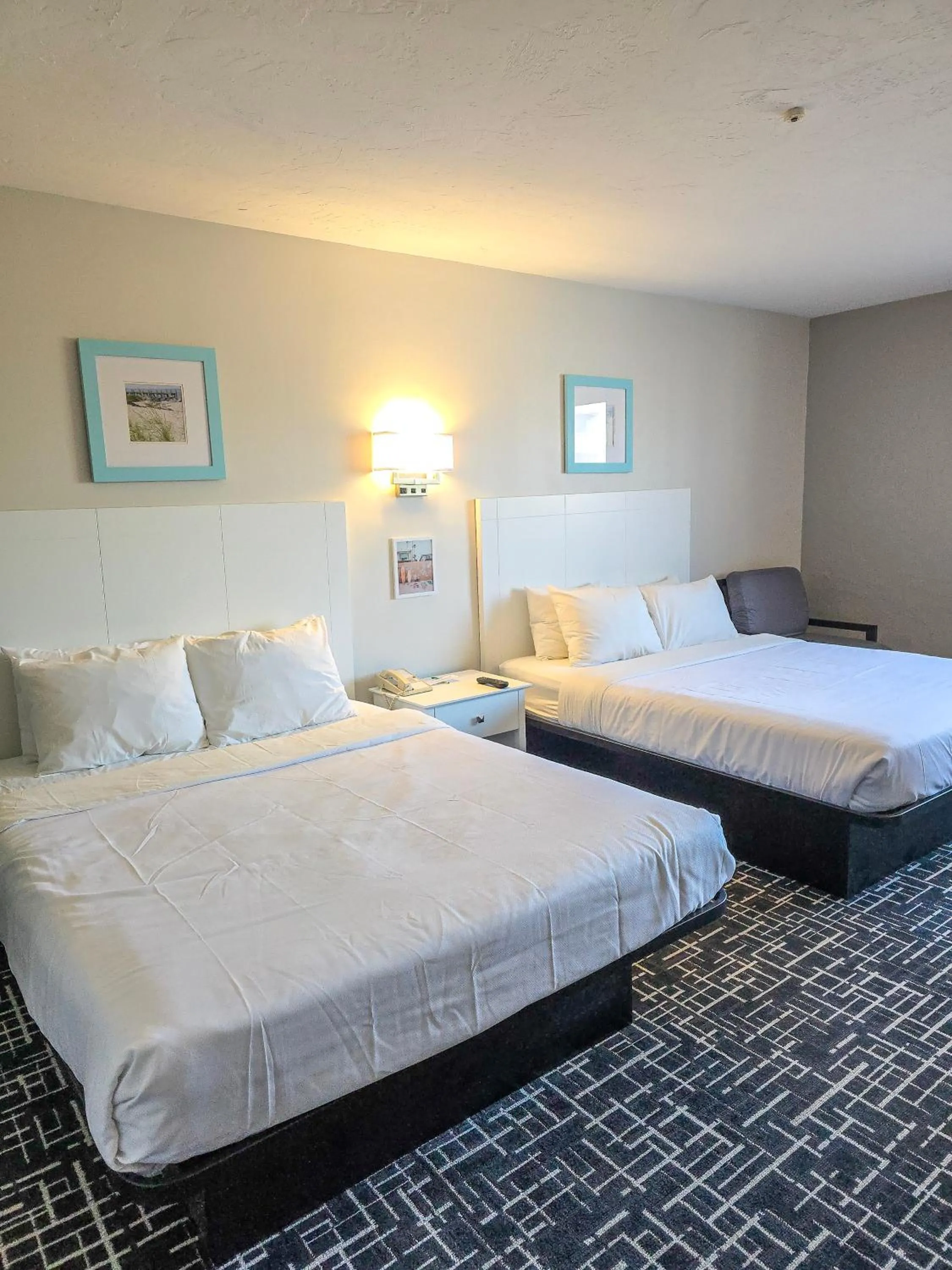 Bedroom, Bed in Heritage House Inn on Cape Cod, an Ascend Collection Hotel