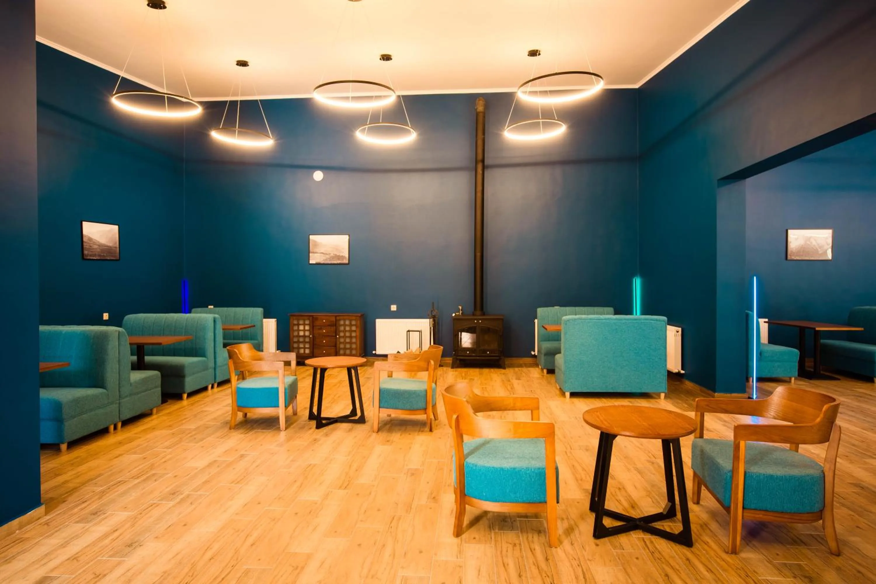 Lounge or bar in Gistola Hotel Mestia