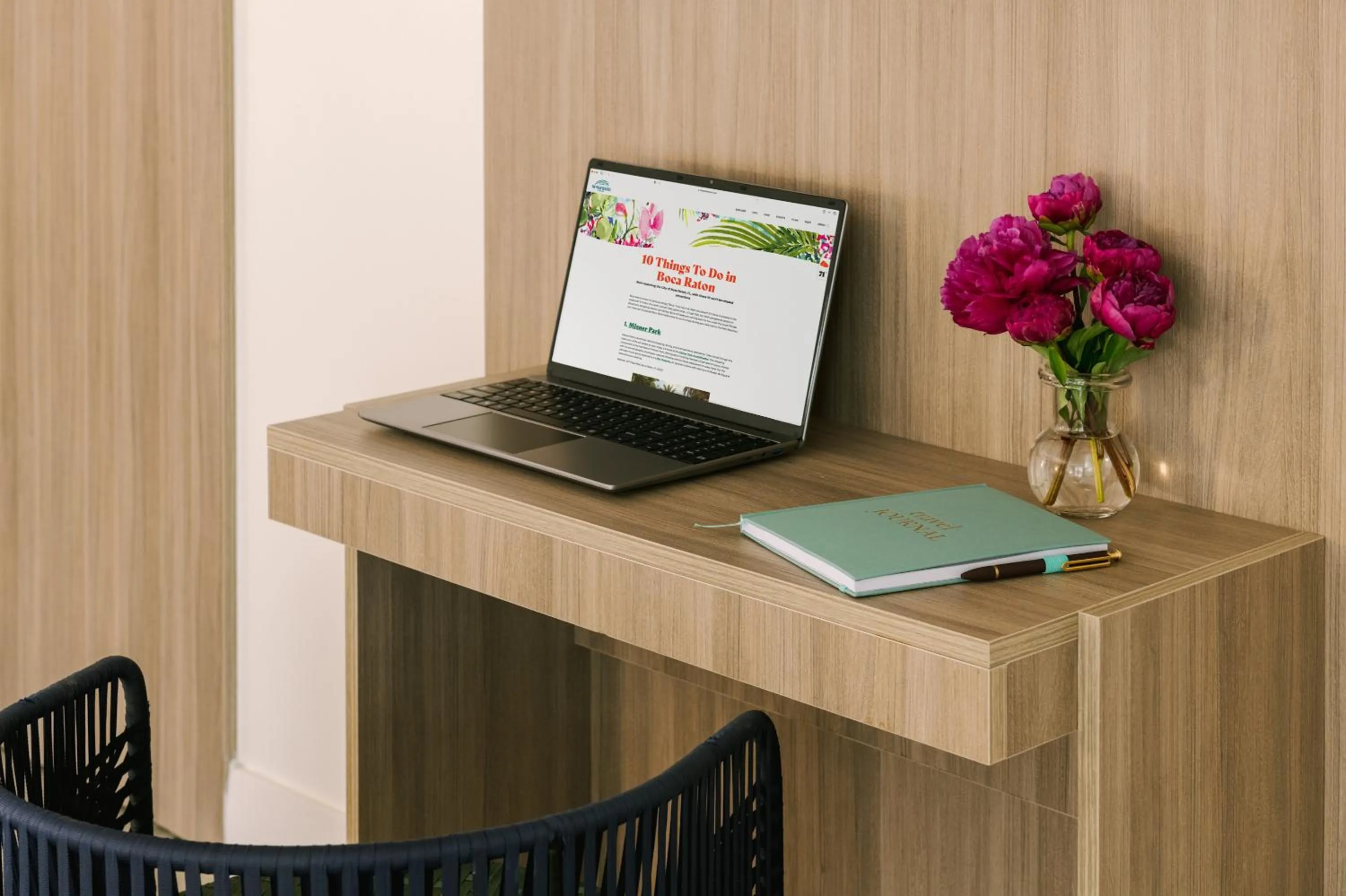 Area and facilities in Hillsboro Beach Resort by Kasa