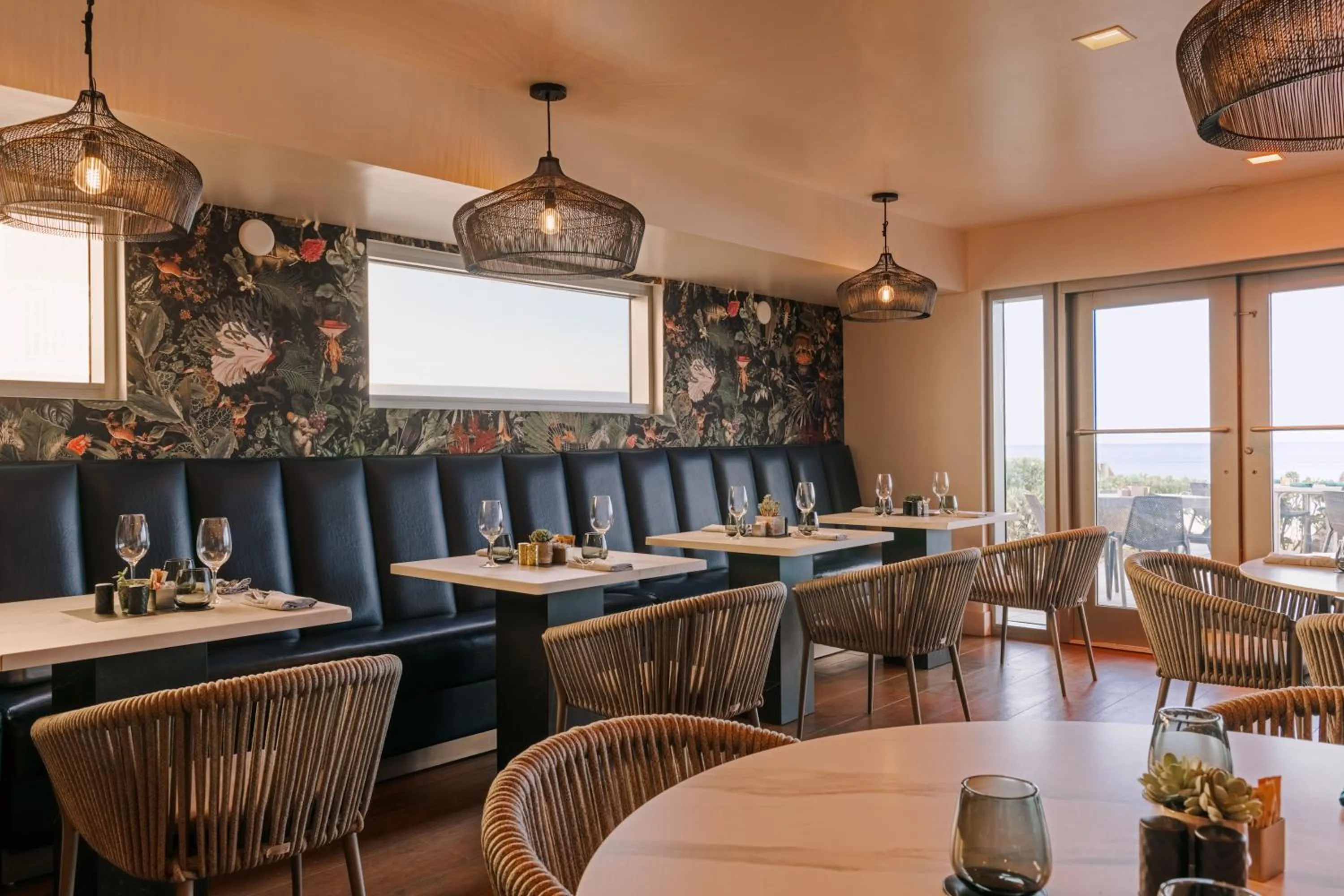 Restaurant/places to eat in Hillsboro Beach Resort by Kasa