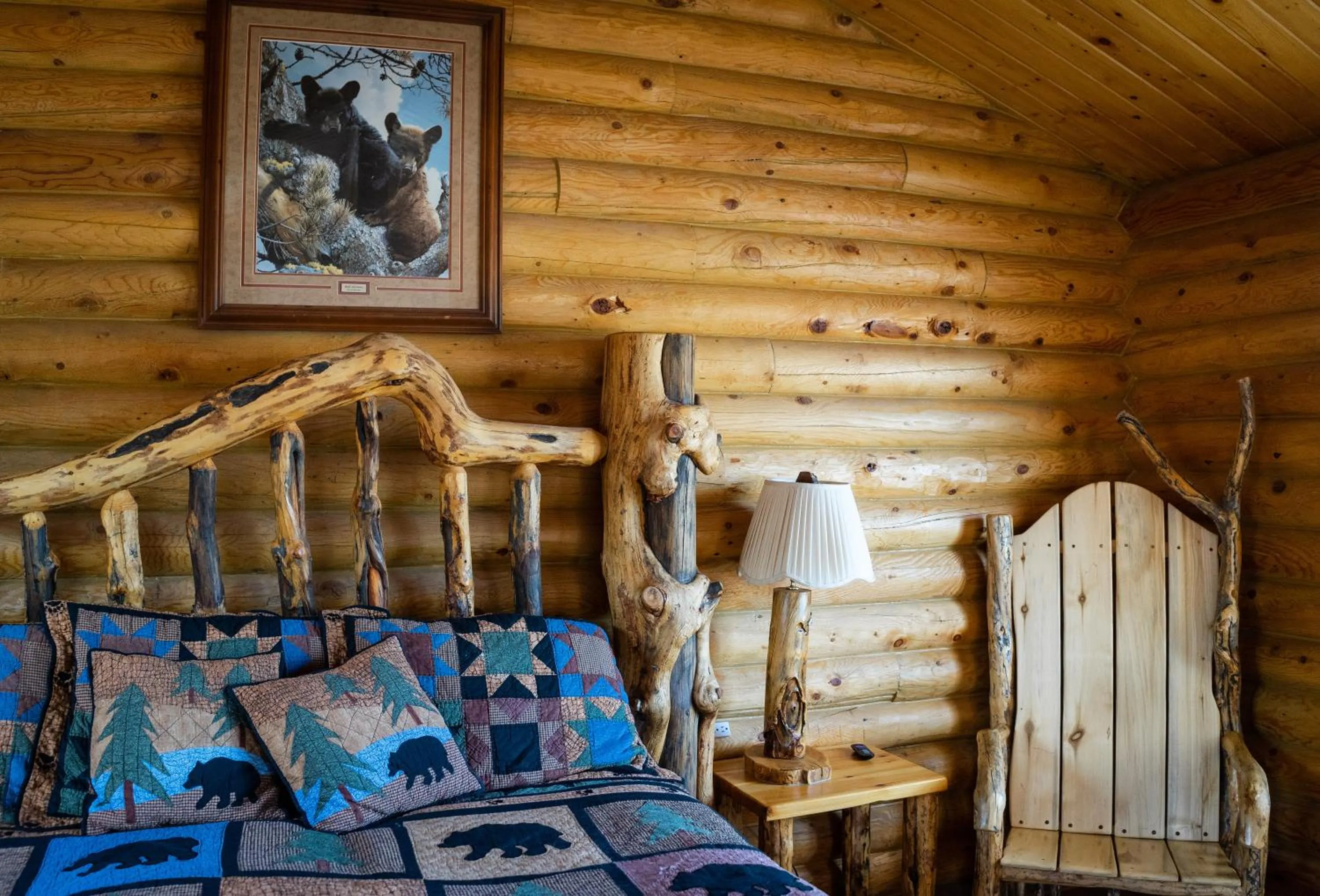 Bed in Country Cabins Inn