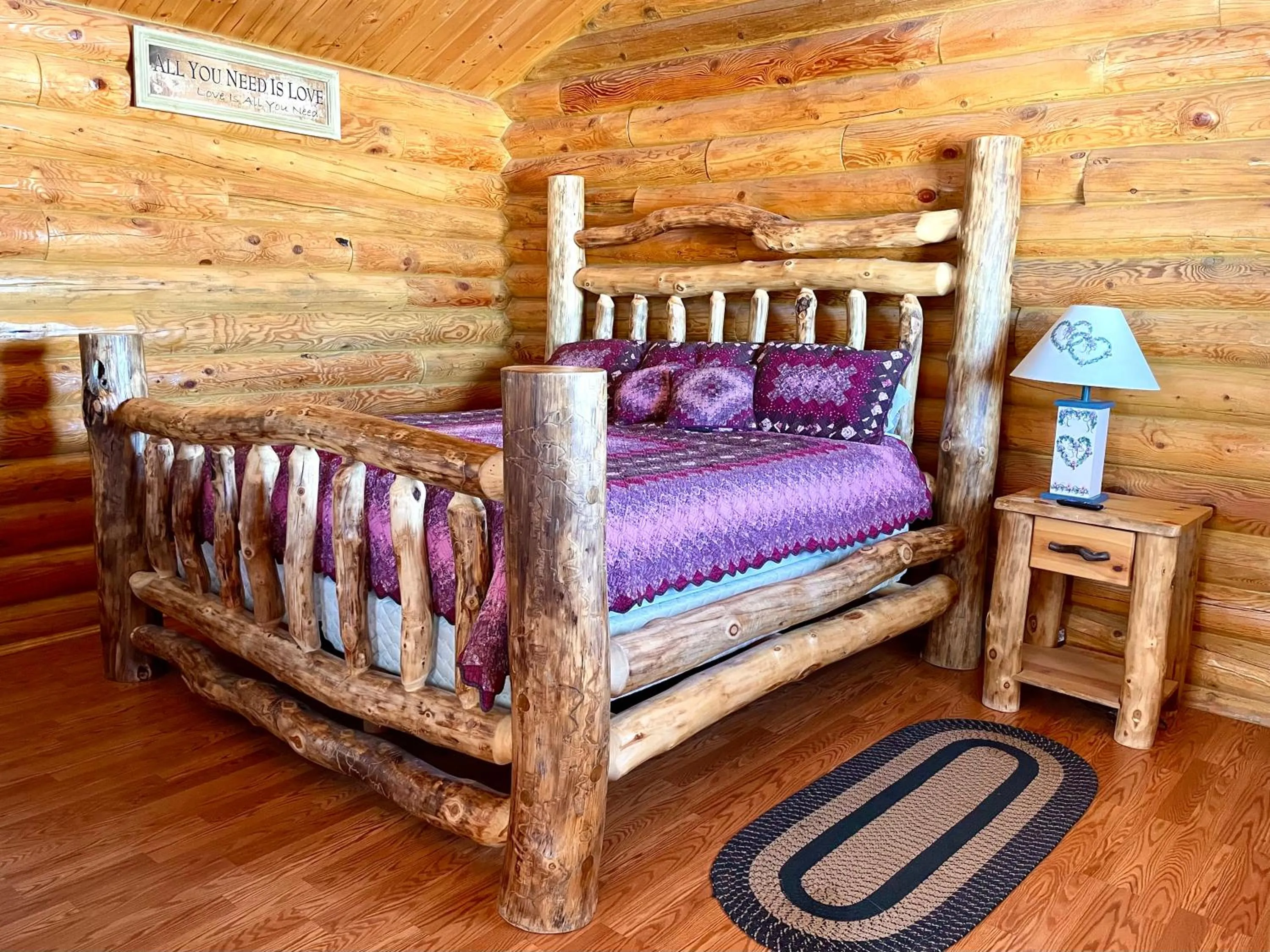 Bed in Country Cabins Inn