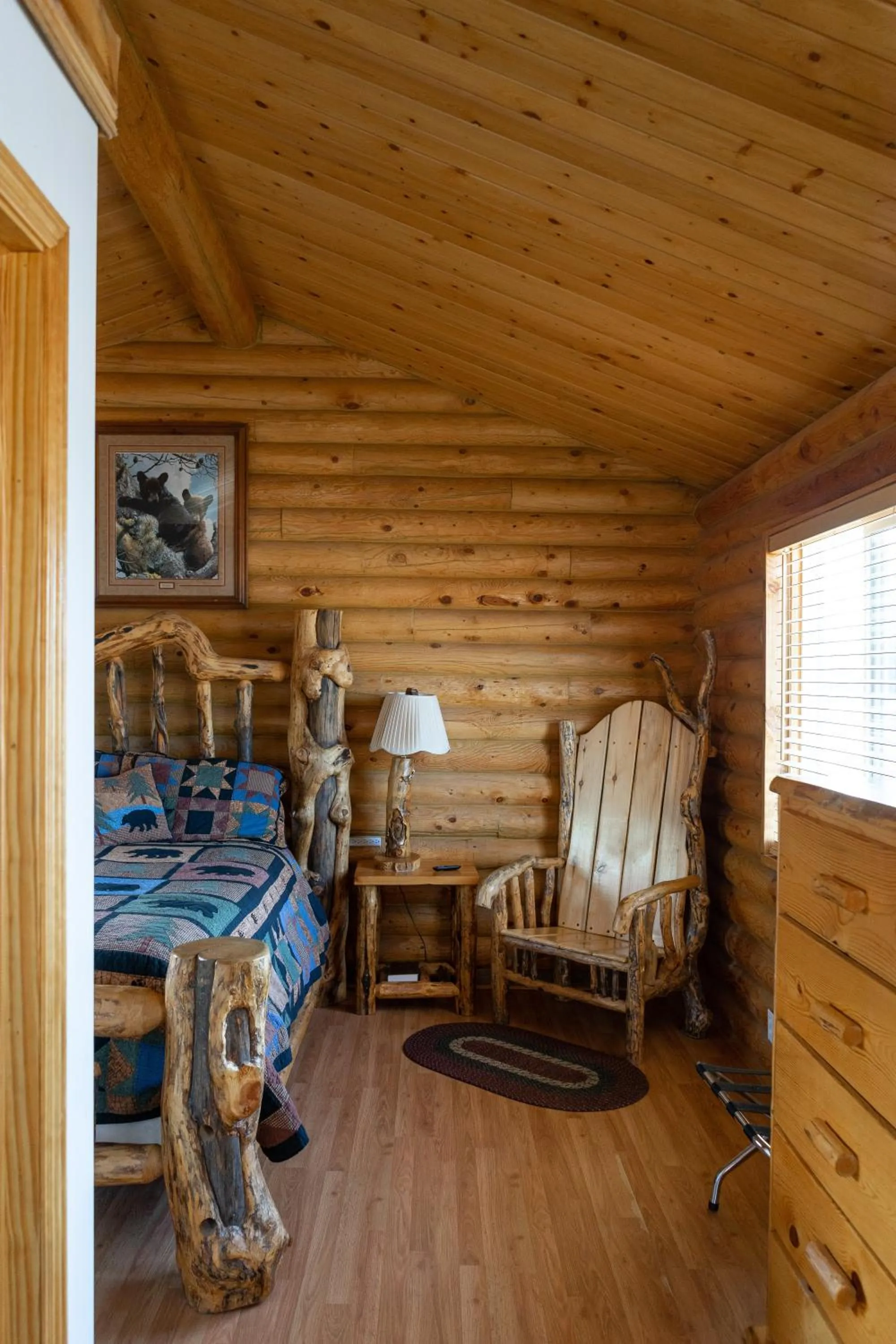 Bed in Country Cabins Inn