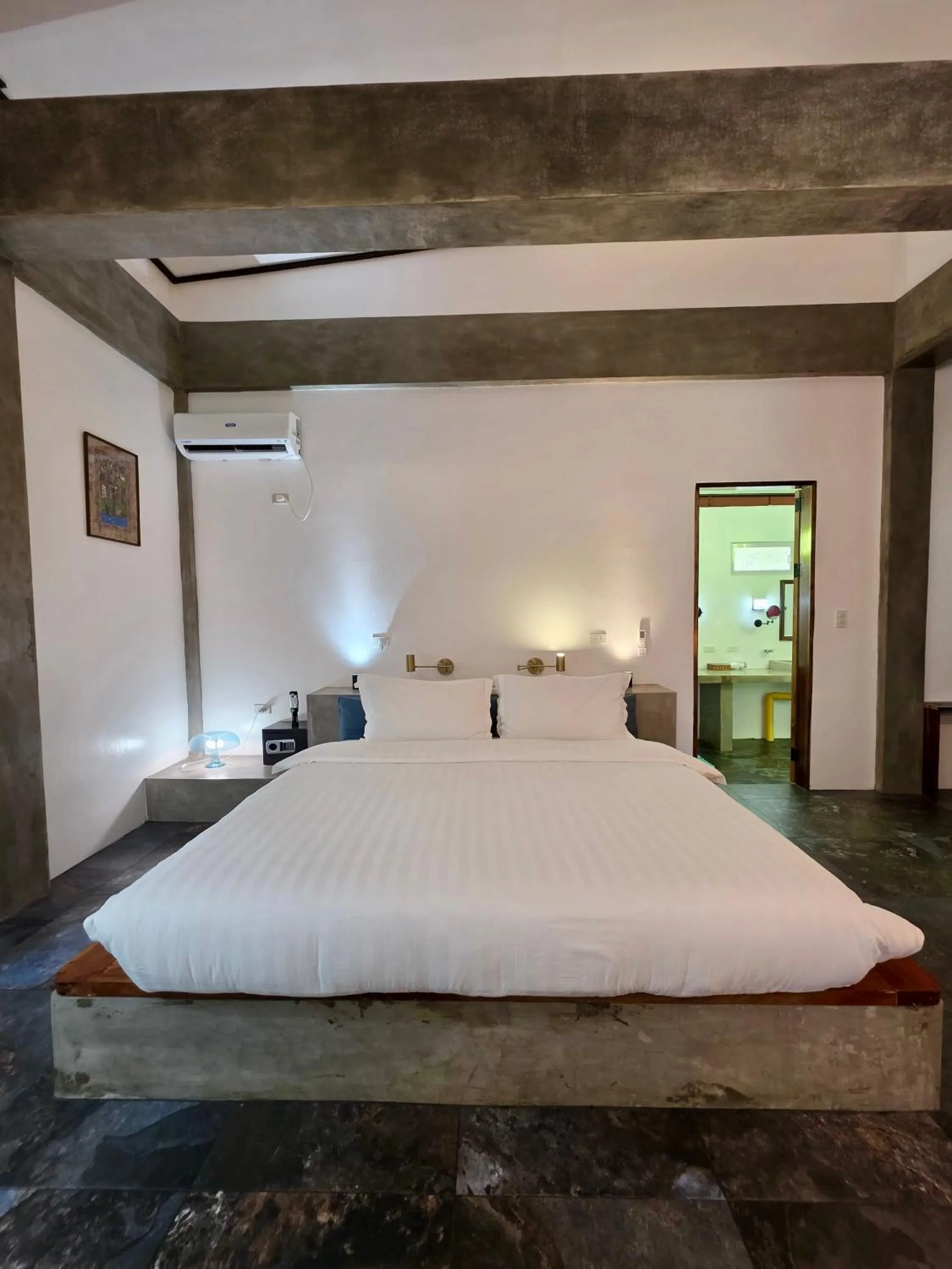 Bed in SomeWhere Else Boutique Resort