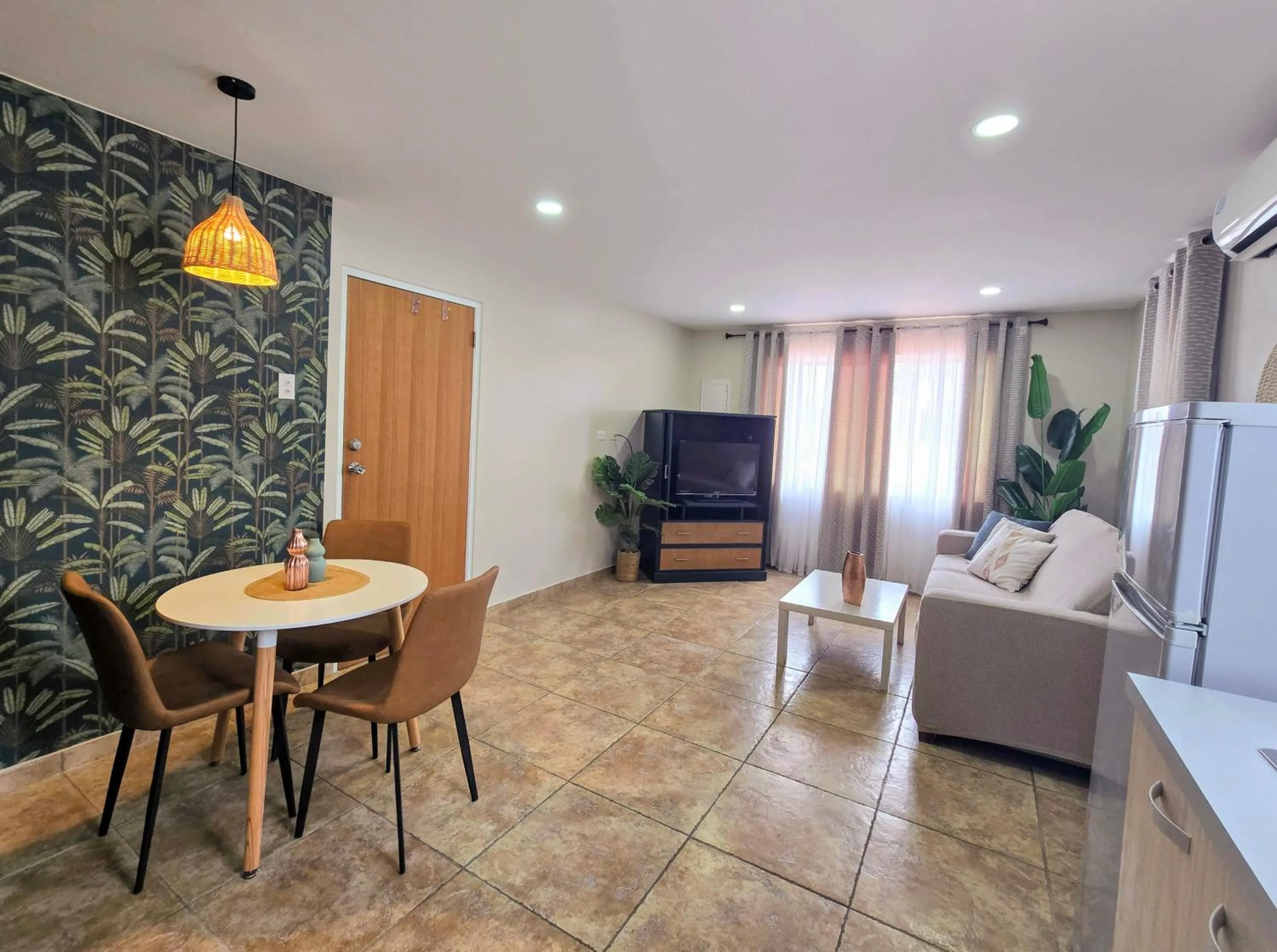 Dinner in Rooi Santo Residence