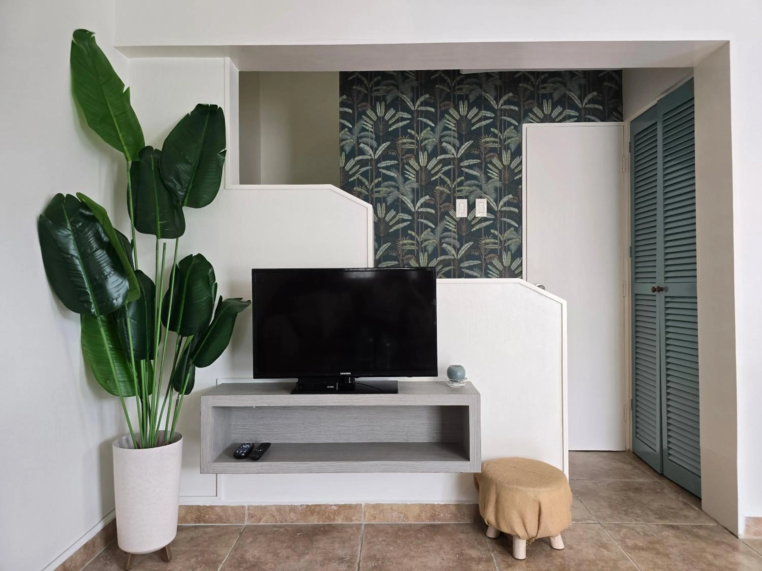 TV and multimedia in Rooi Santo Residence