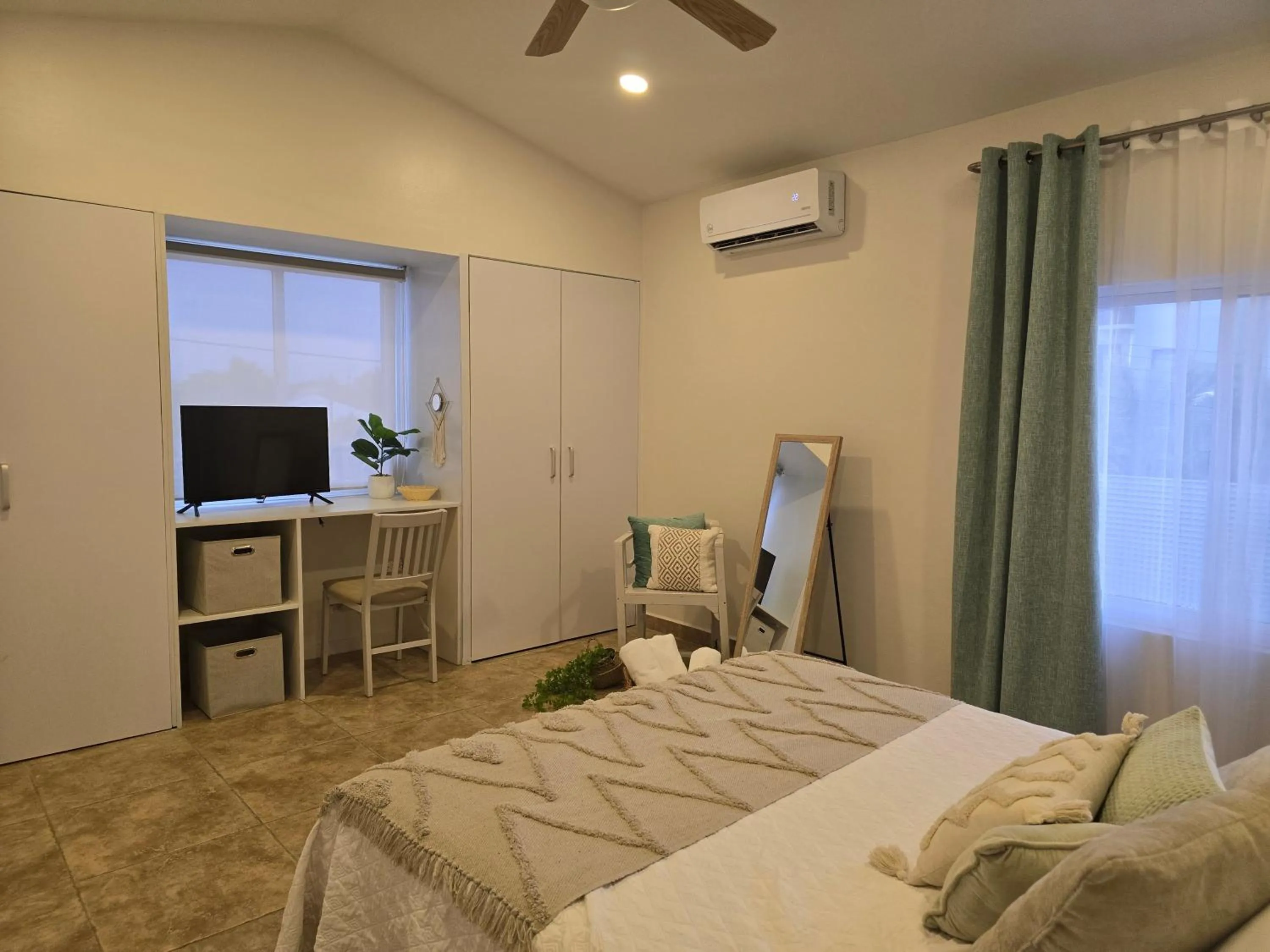 TV and multimedia, Bed in Rooi Santo Residence