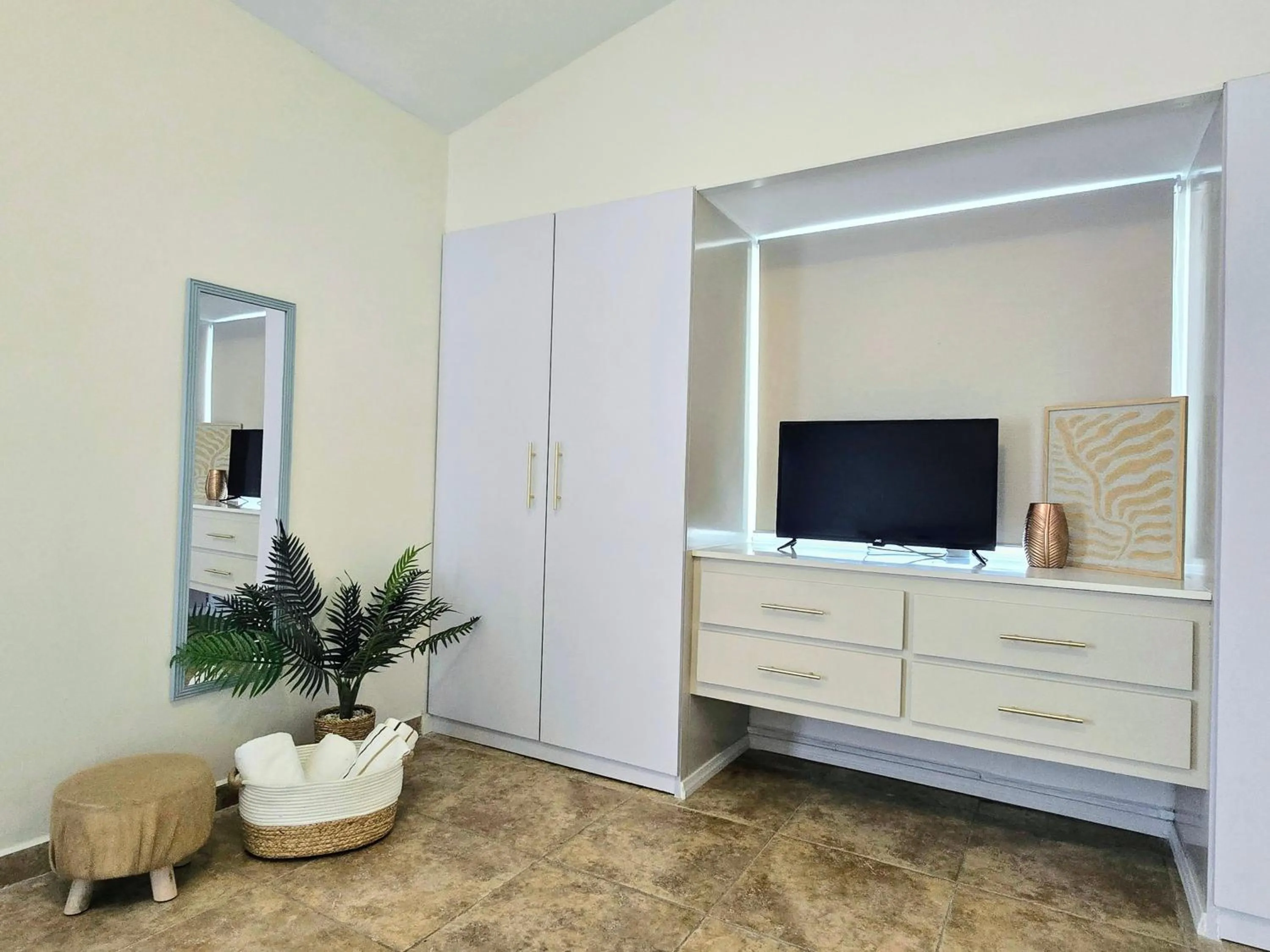 TV and multimedia in Rooi Santo Residence