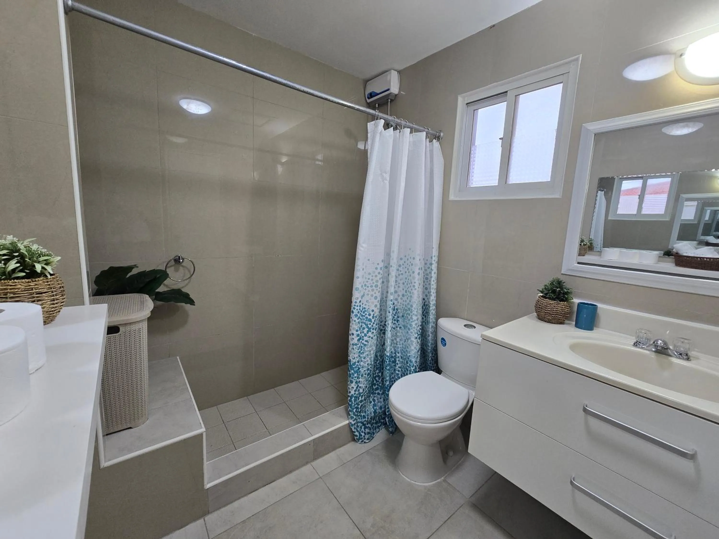 Shower in Rooi Santo Residence