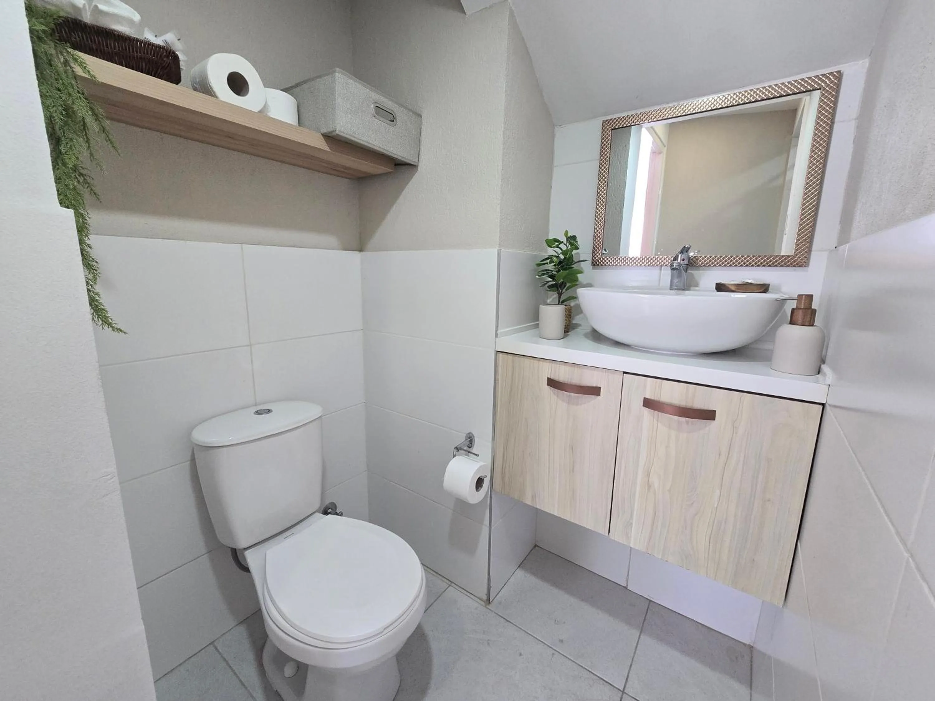 Bathroom in Rooi Santo Residence