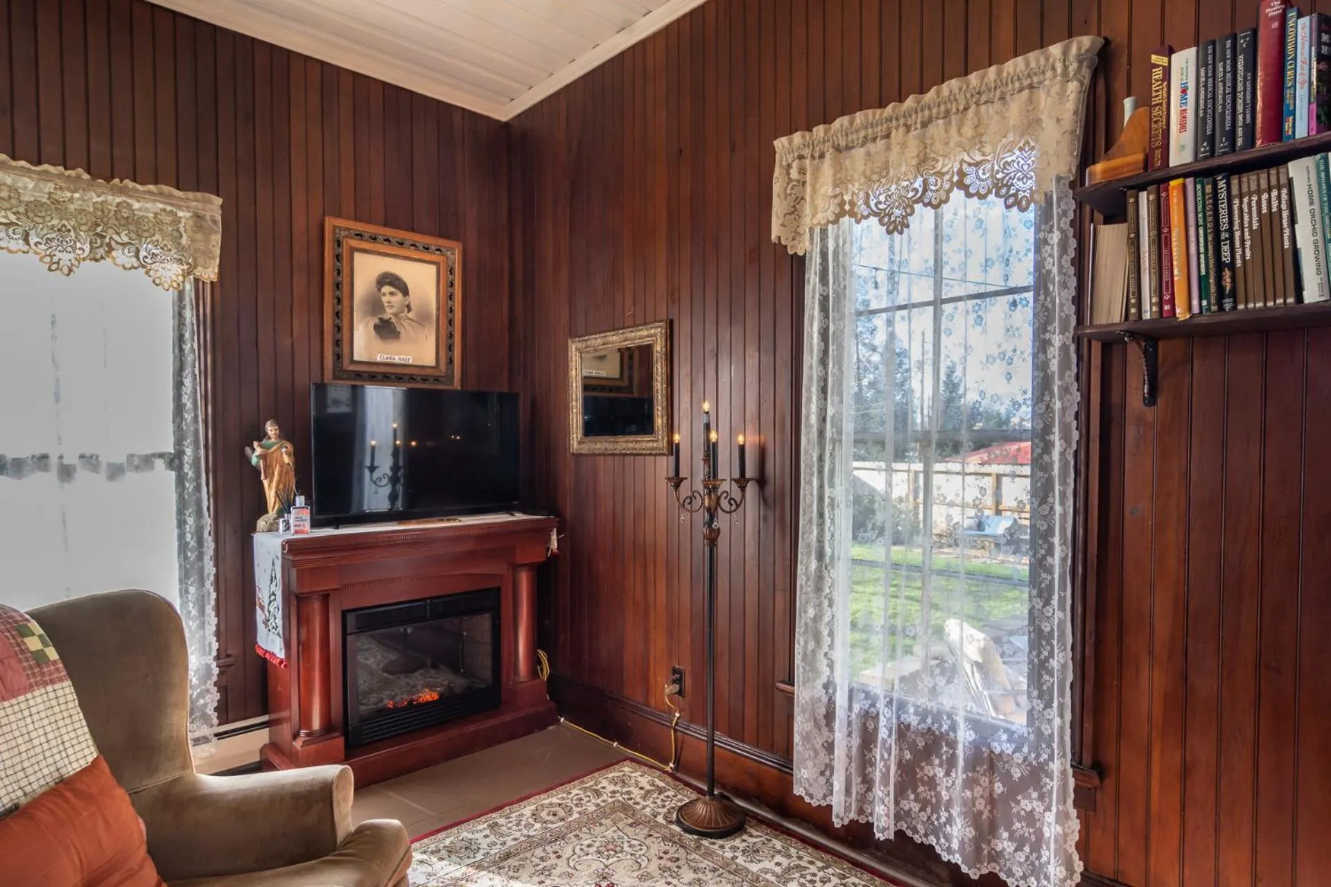 TV and multimedia in HISTORICAL JOHN RAST HOUSE circa 1875