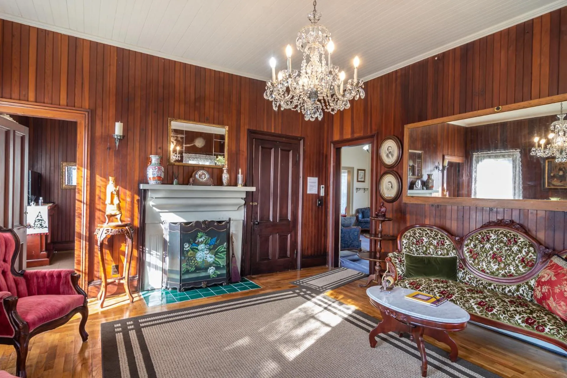 Living room in HISTORICAL JOHN RAST HOUSE circa 1875