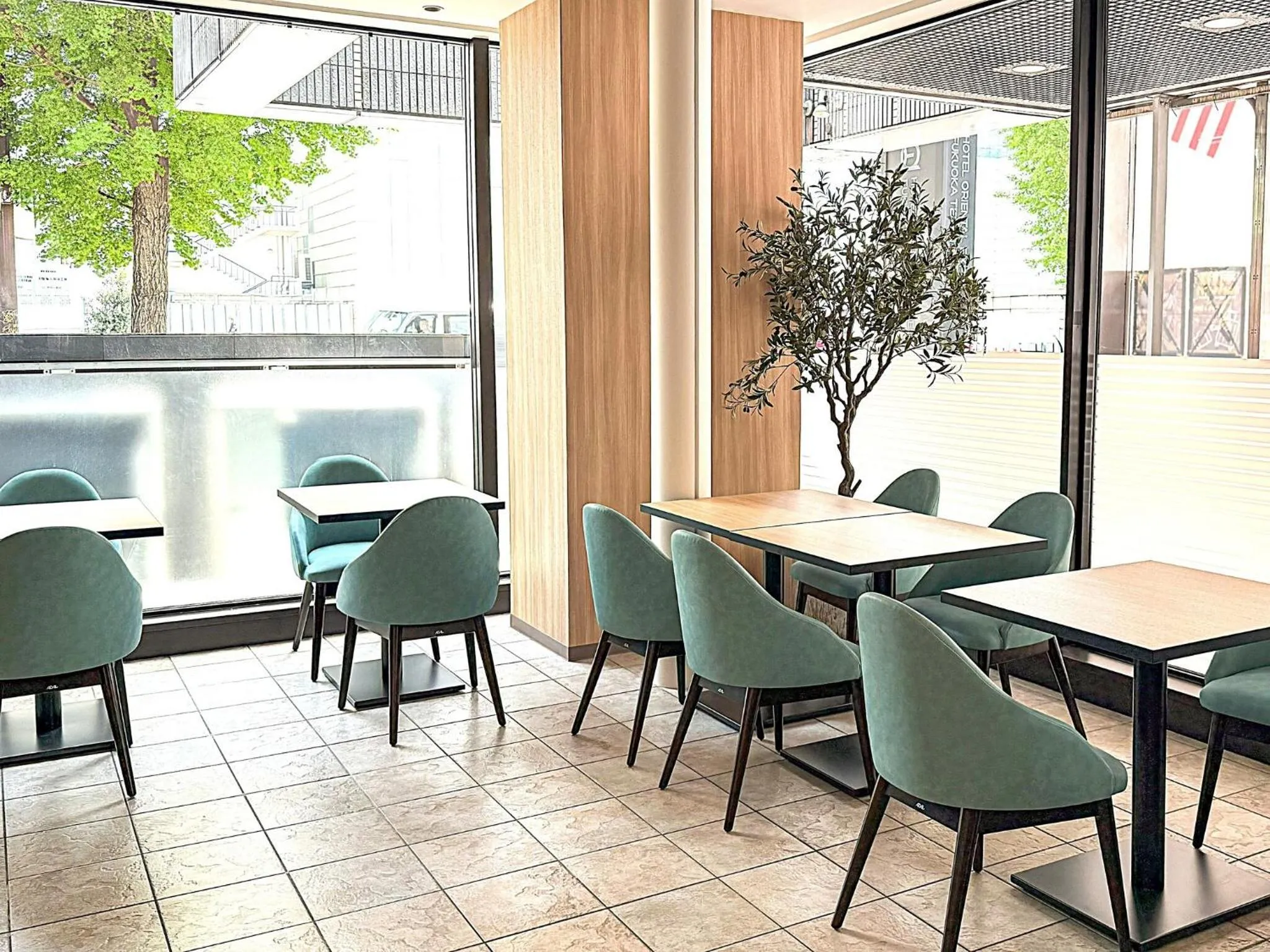 Restaurant/places to eat in Hotel Oriental Express Fukuoka Tenjin