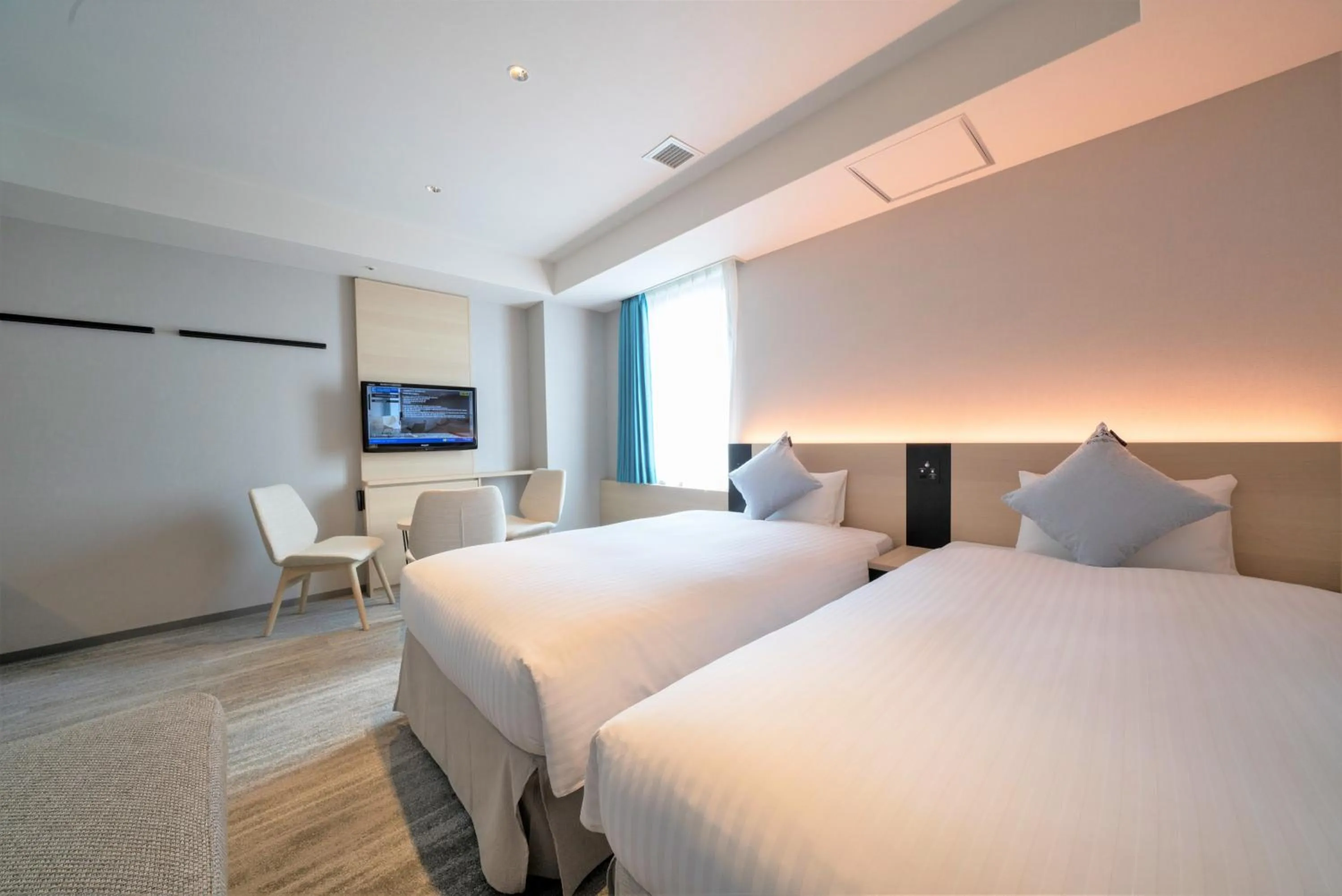 Photo of the whole room, Bed in Hotel Oriental Express Fukuoka Tenjin