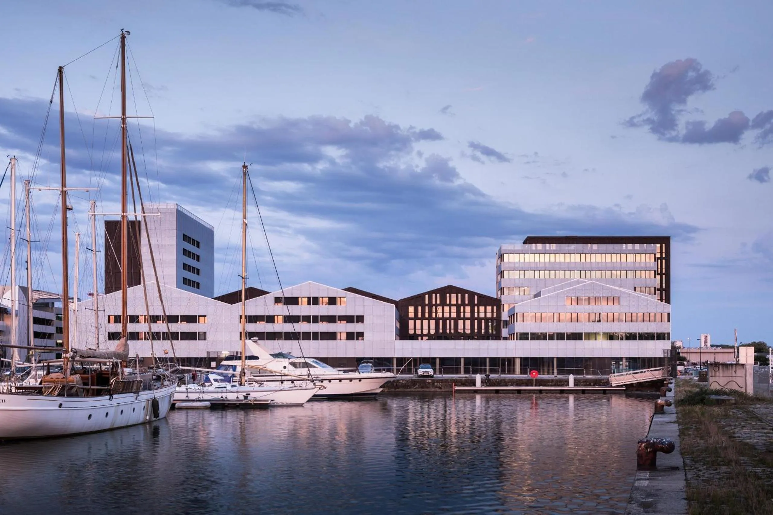 Property building in Montempô Appart'Hôtel Bordeaux Centre - Bassins à flot