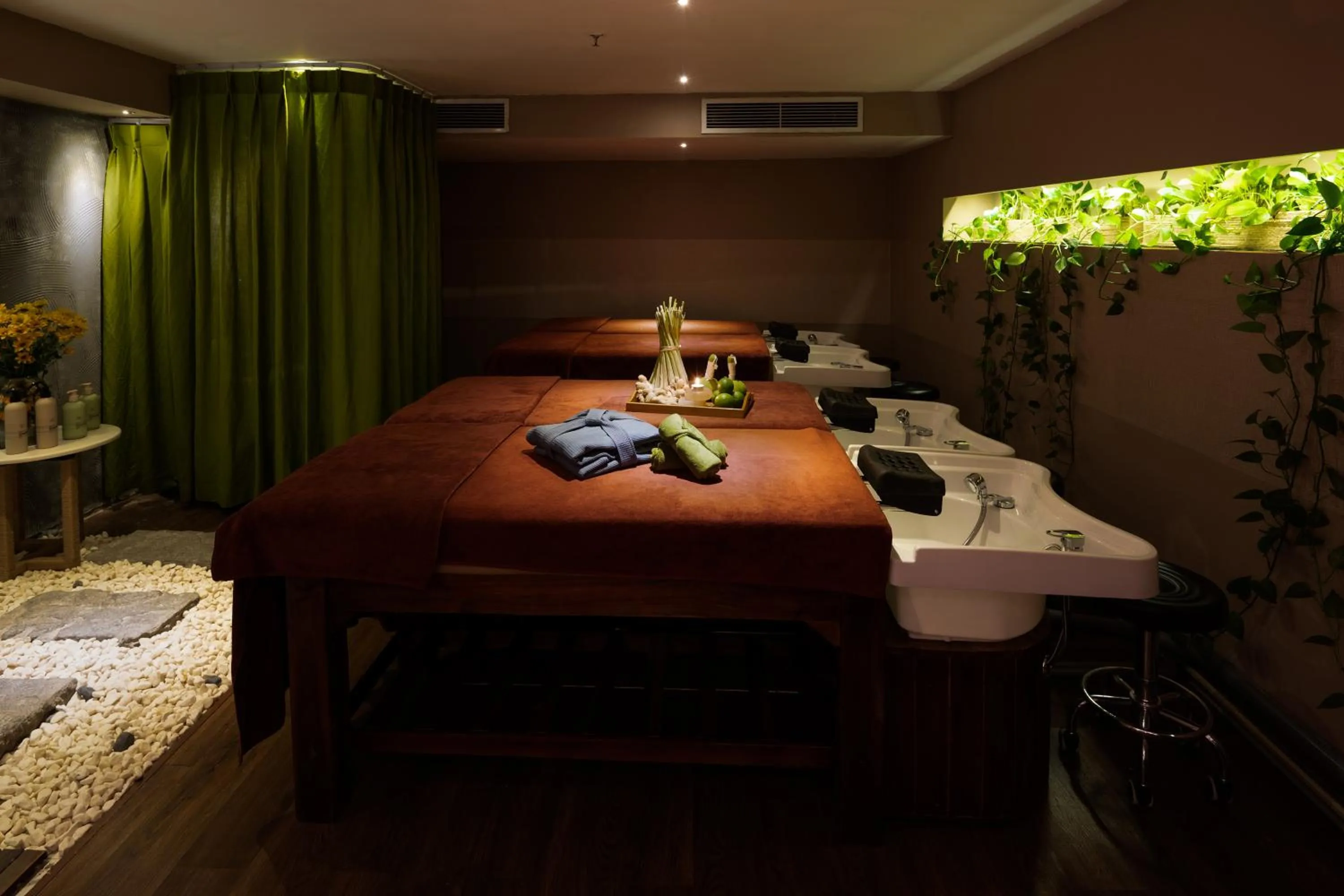 Bed in Hanoi Brilliant Hotel & Spa