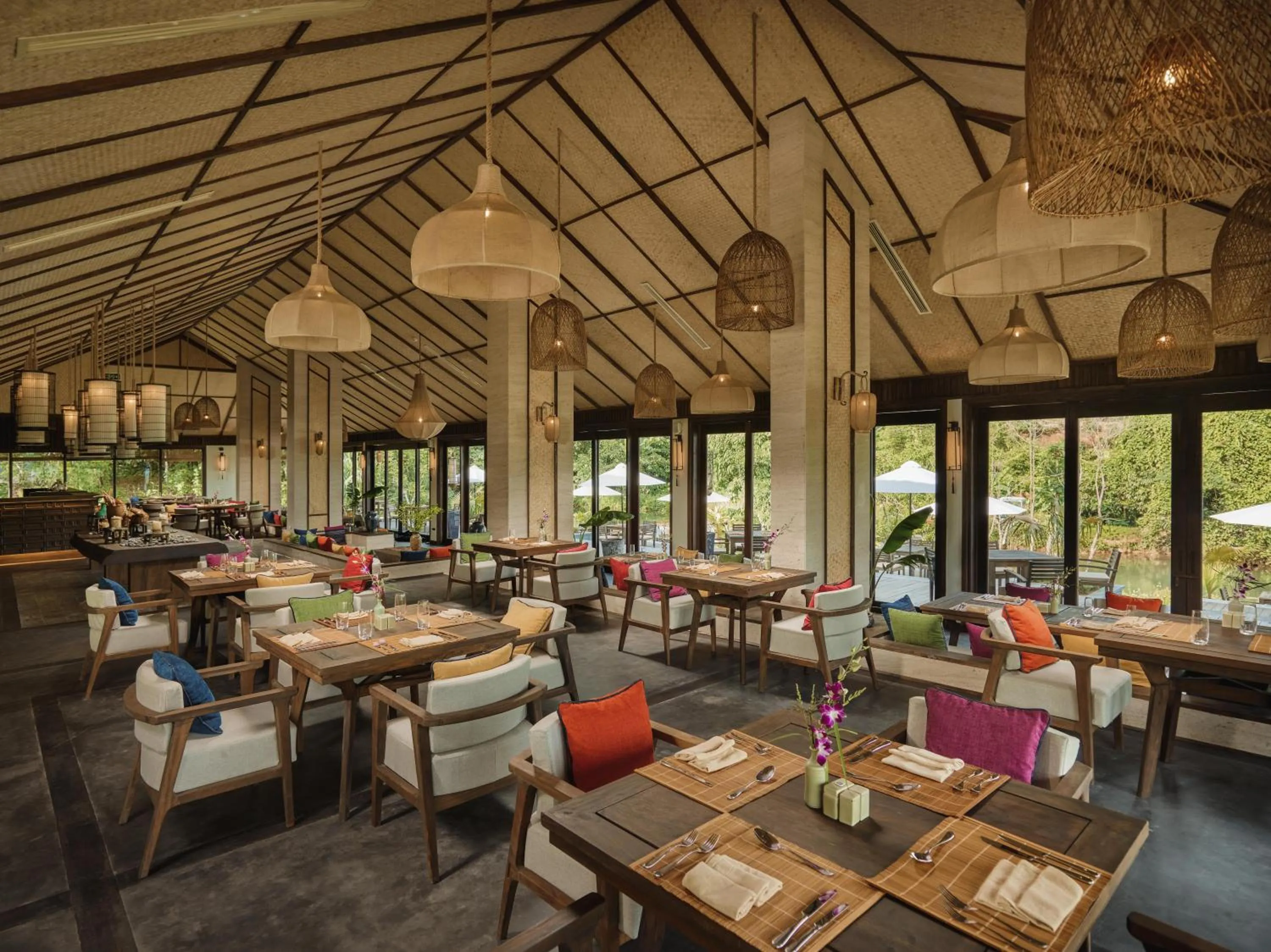 Restaurant/places to eat in Avana Retreat