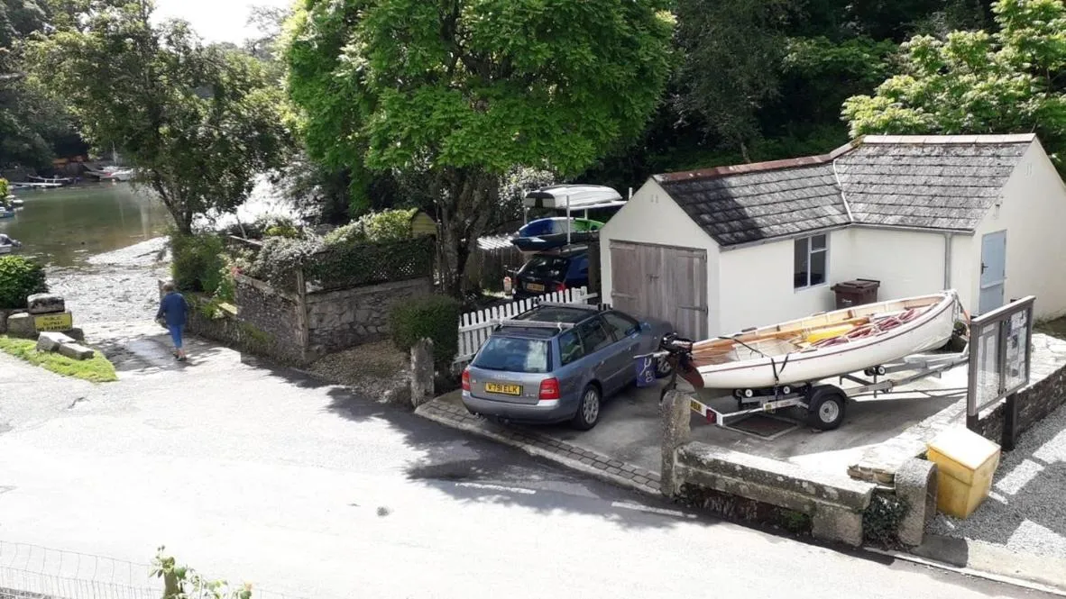 Parking in Navas Nook