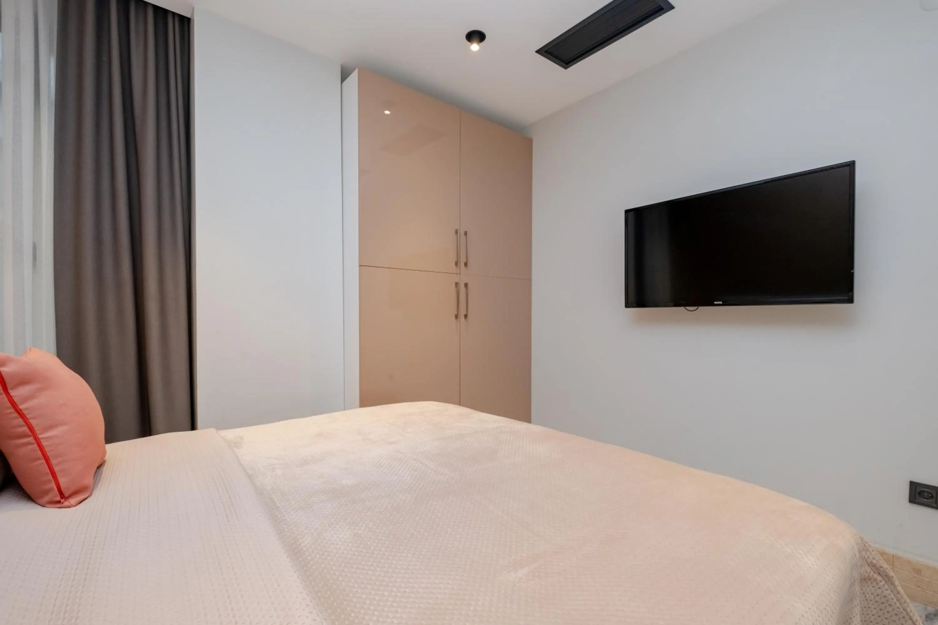 Bed in Home Of Istanbul