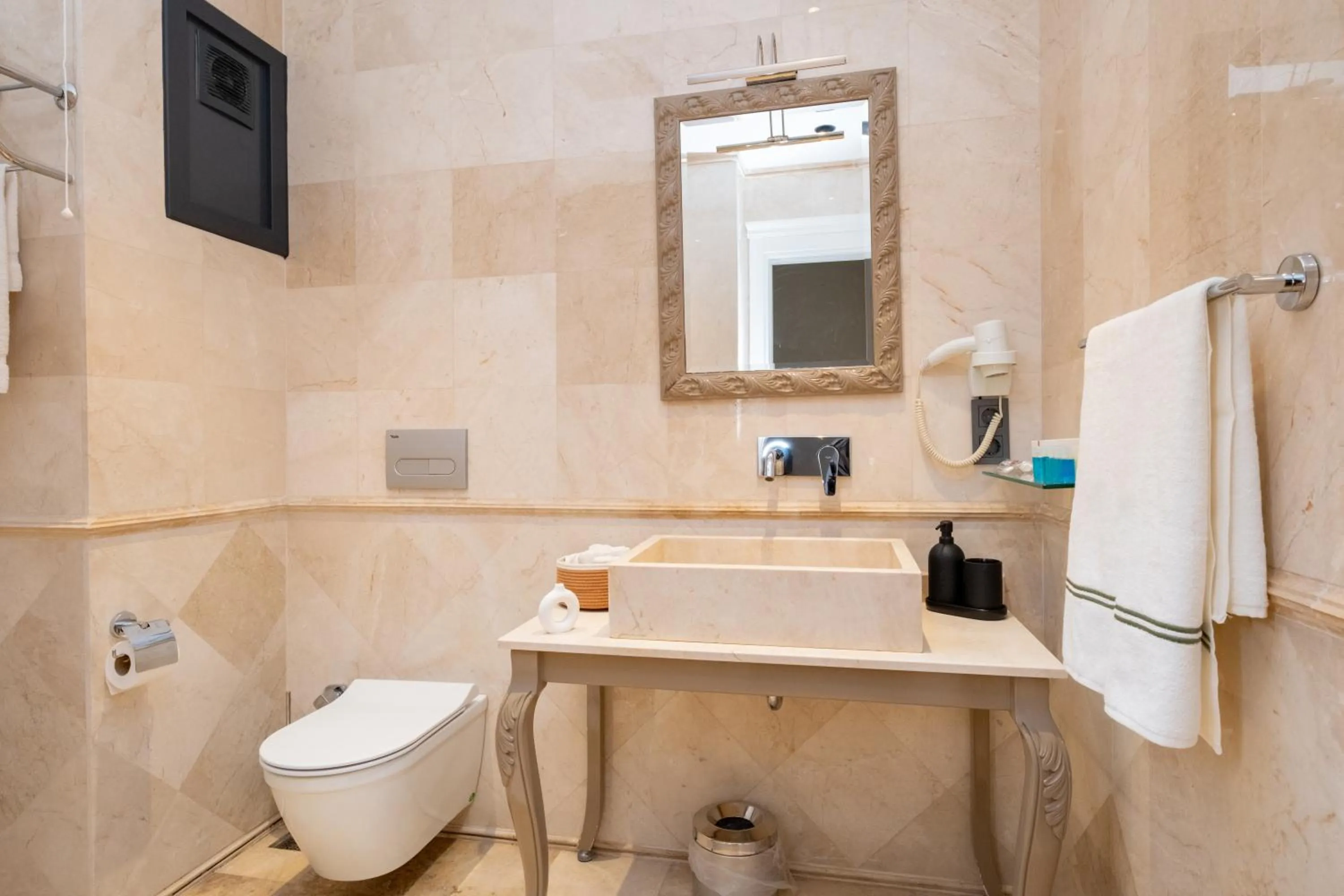 Shower in Home Of Istanbul